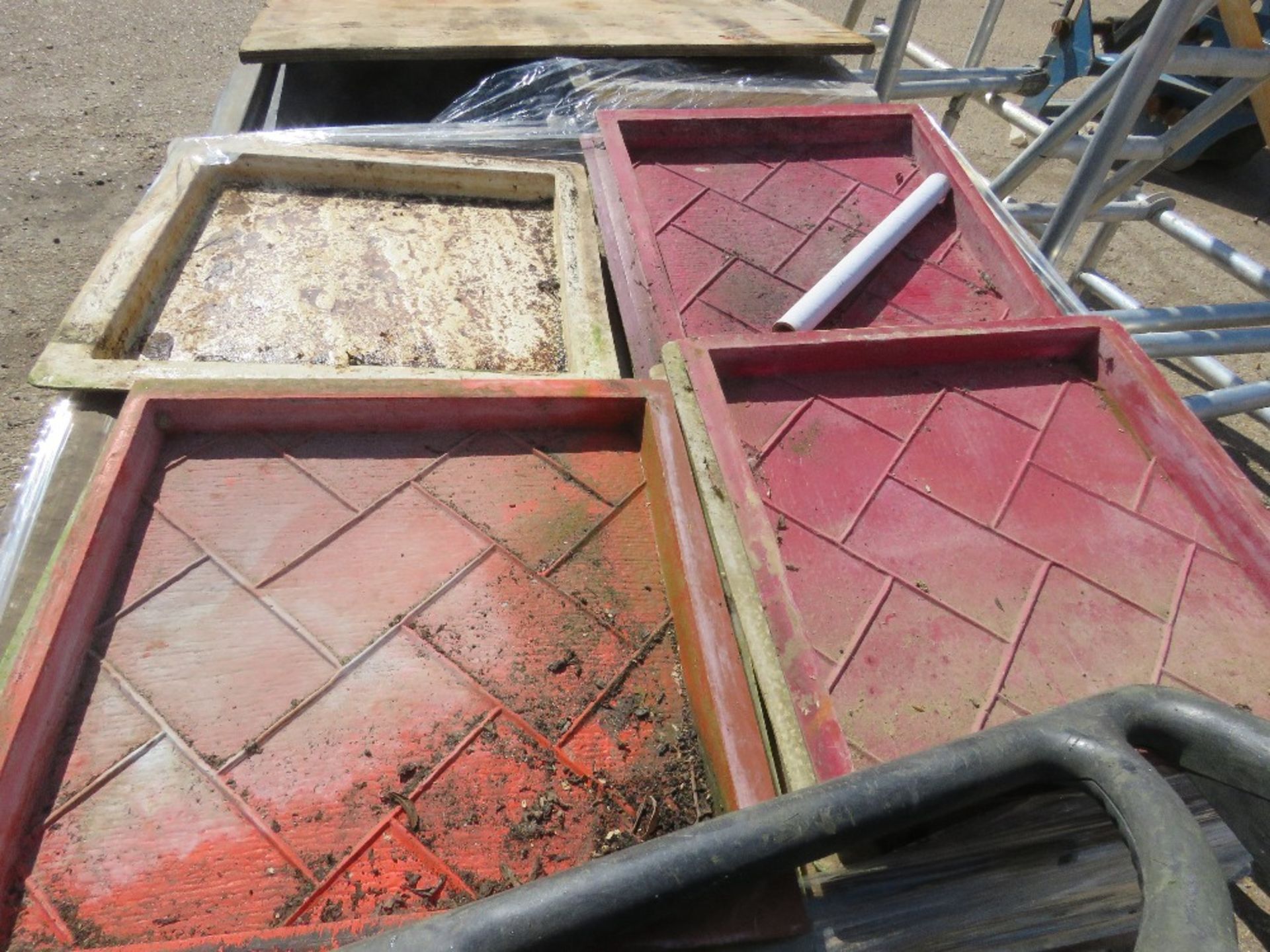 2 X PALLETS OF GRP CONCRETE SLAB MAKING MOULDS, MAINLY 44-45CM SQUARE APPROX. - Image 4 of 5