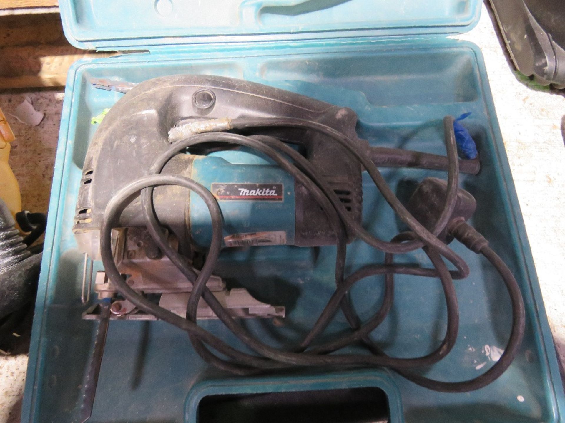 BREAKER 240VOLT PLUS A JIG SAW AND DEWALT RADIO.....THIS LOT IS SOLD UNDER THE AUCTIONEERS MARGIN SC - Bild 2 aus 4