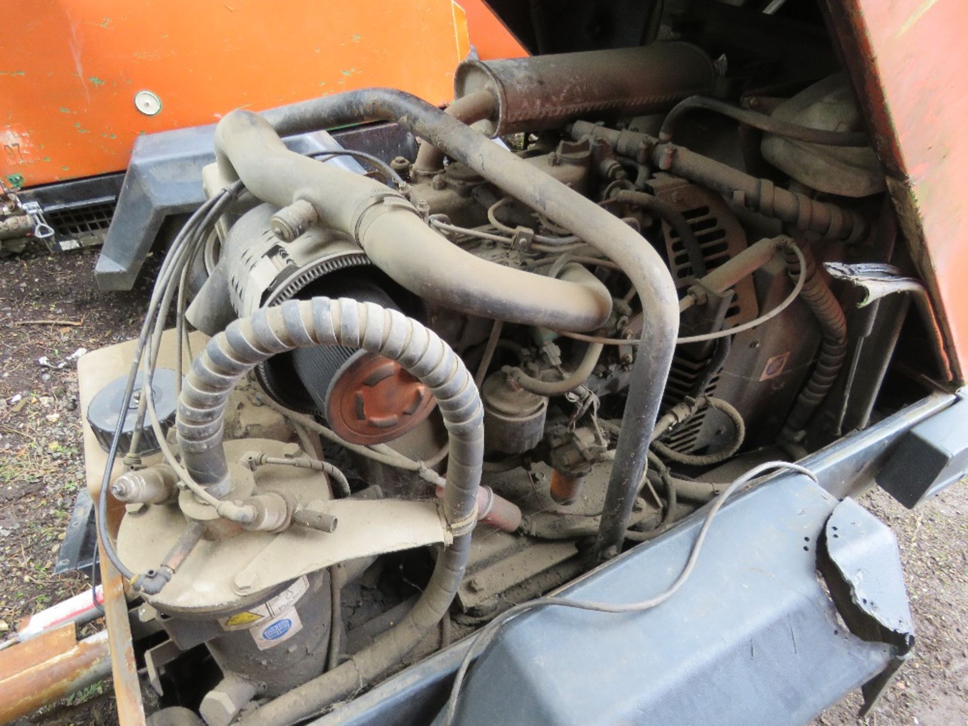 INGERSOLL RAND 720 TOWED ROAD COMPRESSOR. KUBOTA ENGINE. BEEN IN LONG TERM STORAGE, UNTESTED, CONDIT - Image 9 of 10