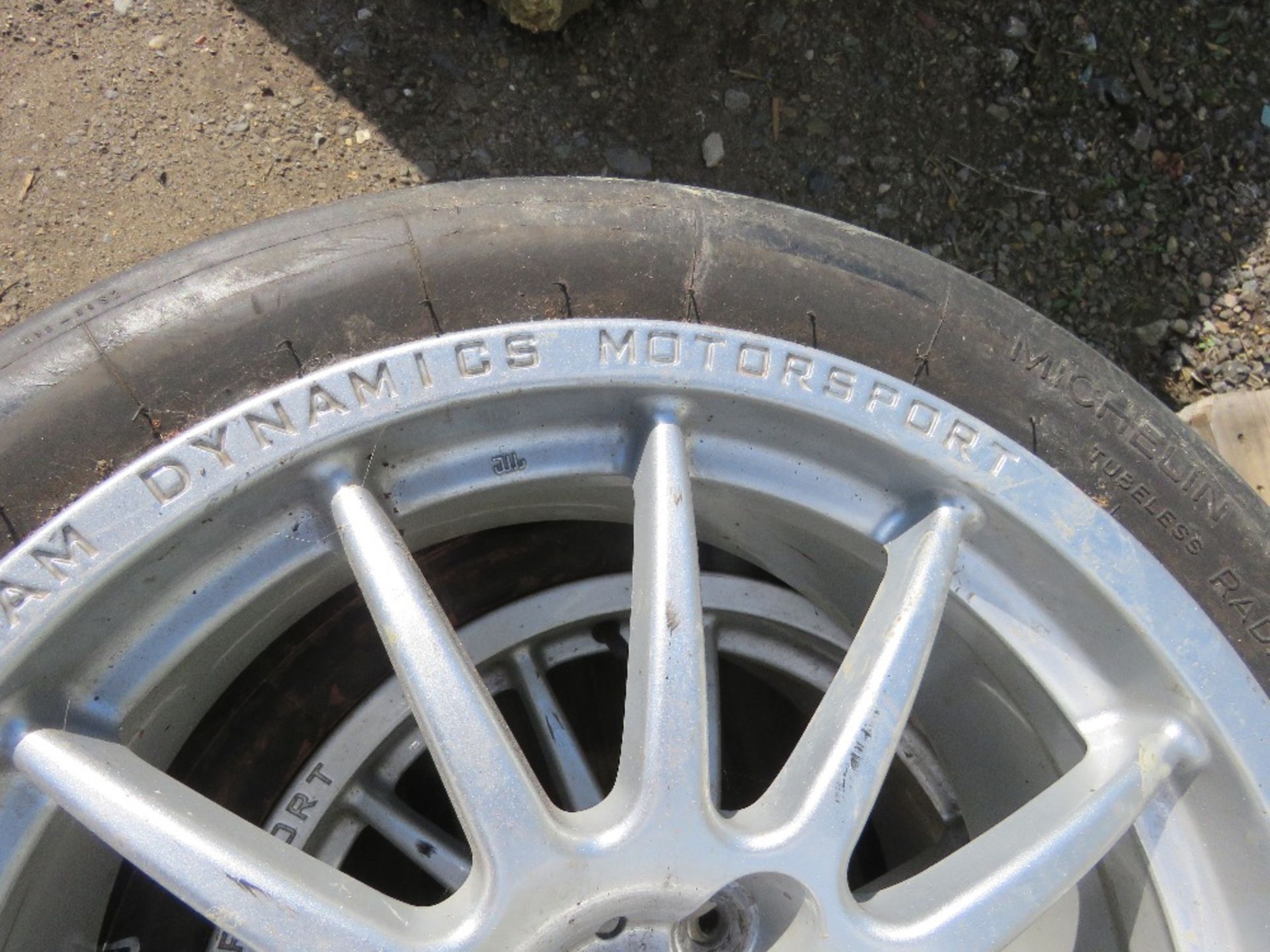 SET OF 4NO TEAM DYNAMICS MOTORSPORT RACING WHEELS AND TYRES, PREVIOUSLY USED ON AN ALFA ROMEO 33 RA - Image 5 of 8