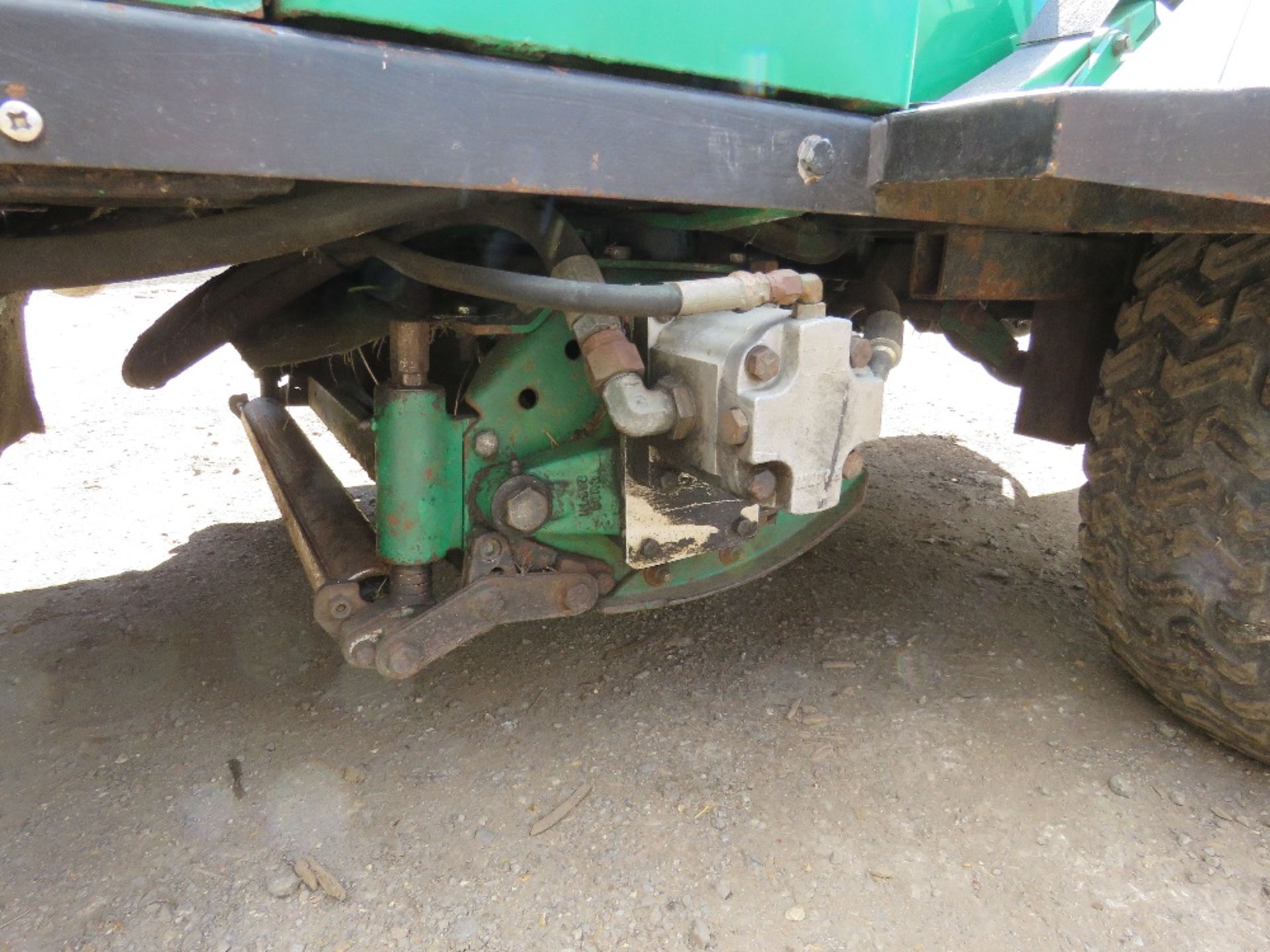 ransomes 213 triple ride on mower with kubota engine. PART EXCHANGE MACHINE, STOP SOLENOID ISSUE, UN - Image 10 of 15