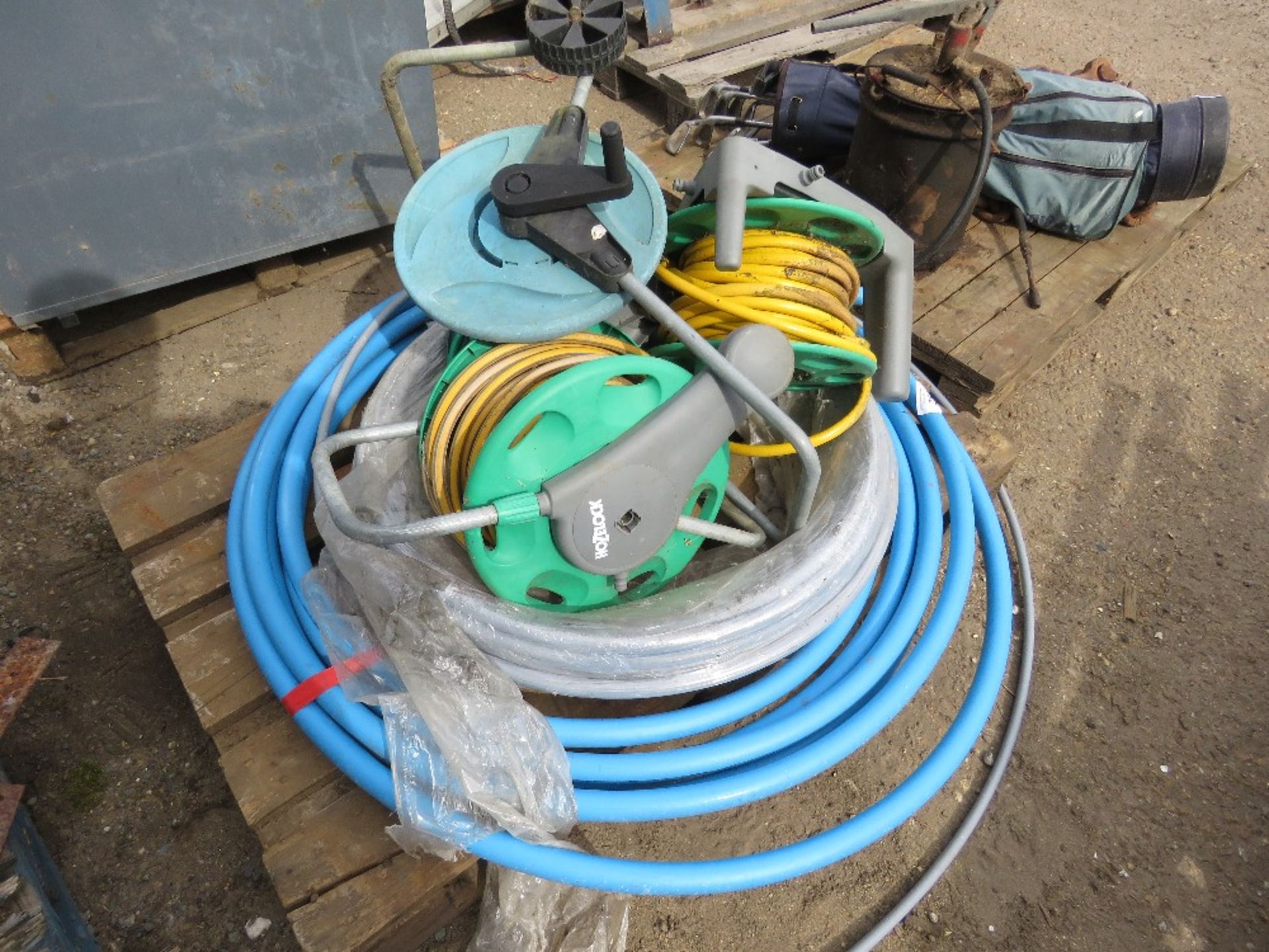 ASSORTED GARDEN AND OTHER HOSES / PIPES.......THIS LOT IS SOLD UNDER THE AUCTIONEERS MARGIN SCHEME, - Image 2 of 3