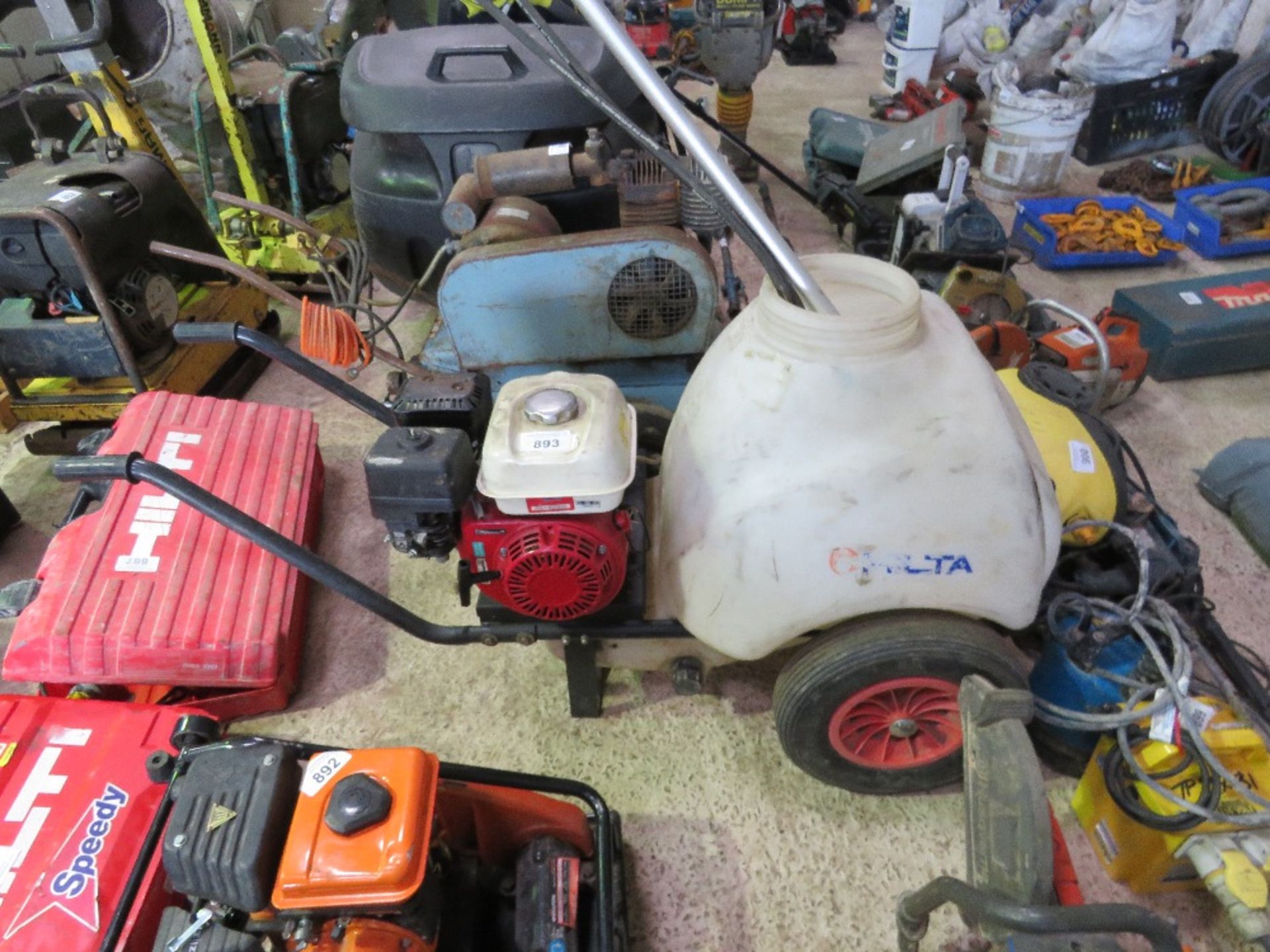 HILTA HONDA ENGINED PRESSURE WASHER BOWSER BARROW WITH EXTRA LONG LANCE. - Image 2 of 9