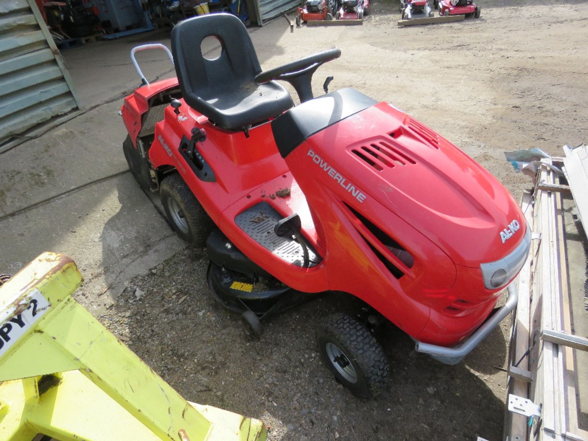 ALKO POWERLINE RIDE ON MOWER WITH COLLECTOR.....THIS LOT IS SOLD UNDER THE AUCTIONEERS MARGIN SCHEME - Bild 7 aus 10