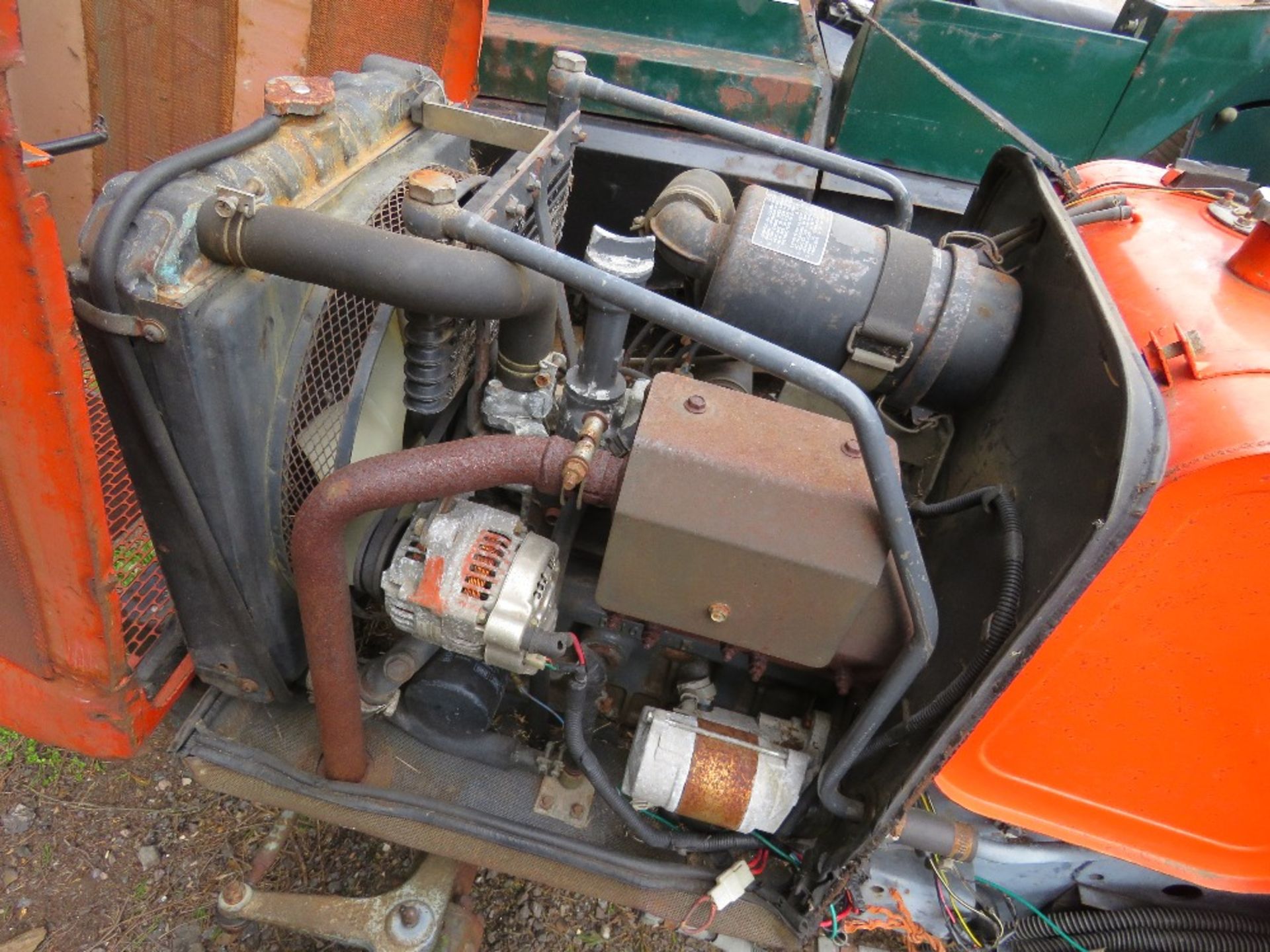 KUBOTA F2400B RIDE ON ROTARY MOWER, 4WD. WHEN TESTED WAS SEEN TO RUN, DRIVE AND MOWER ENGAGED...SEE - Image 8 of 10