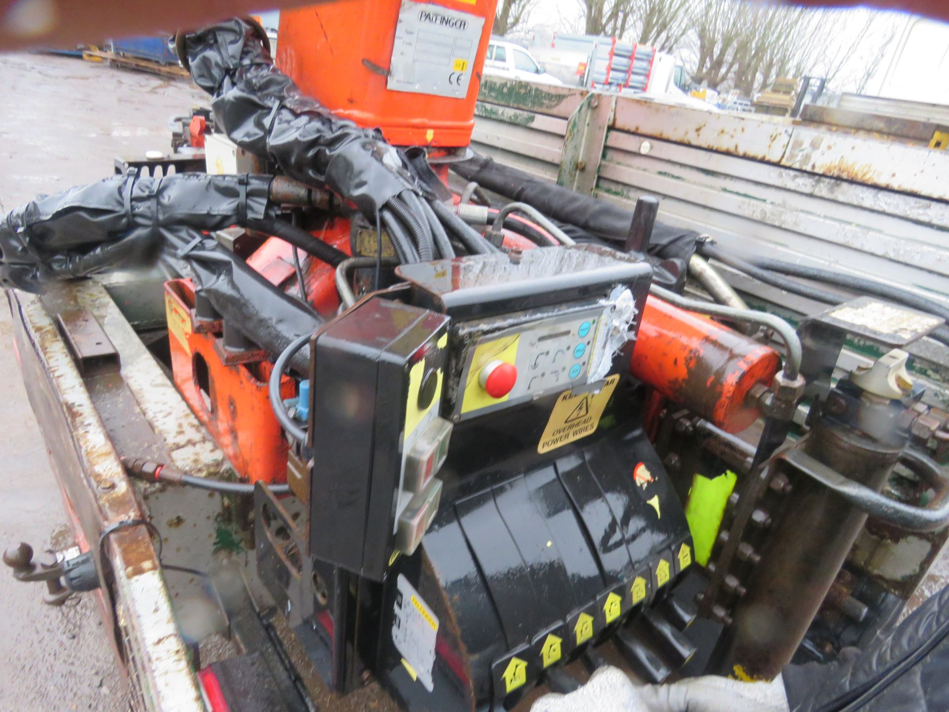 MAN 7.5TONNE DROP SIDE FLAT LORRY REG:WX54 VYD. WITH PALFINGER PEU7001 REAR MOUNTED CRANE. V5 DOCUME - Image 4 of 15