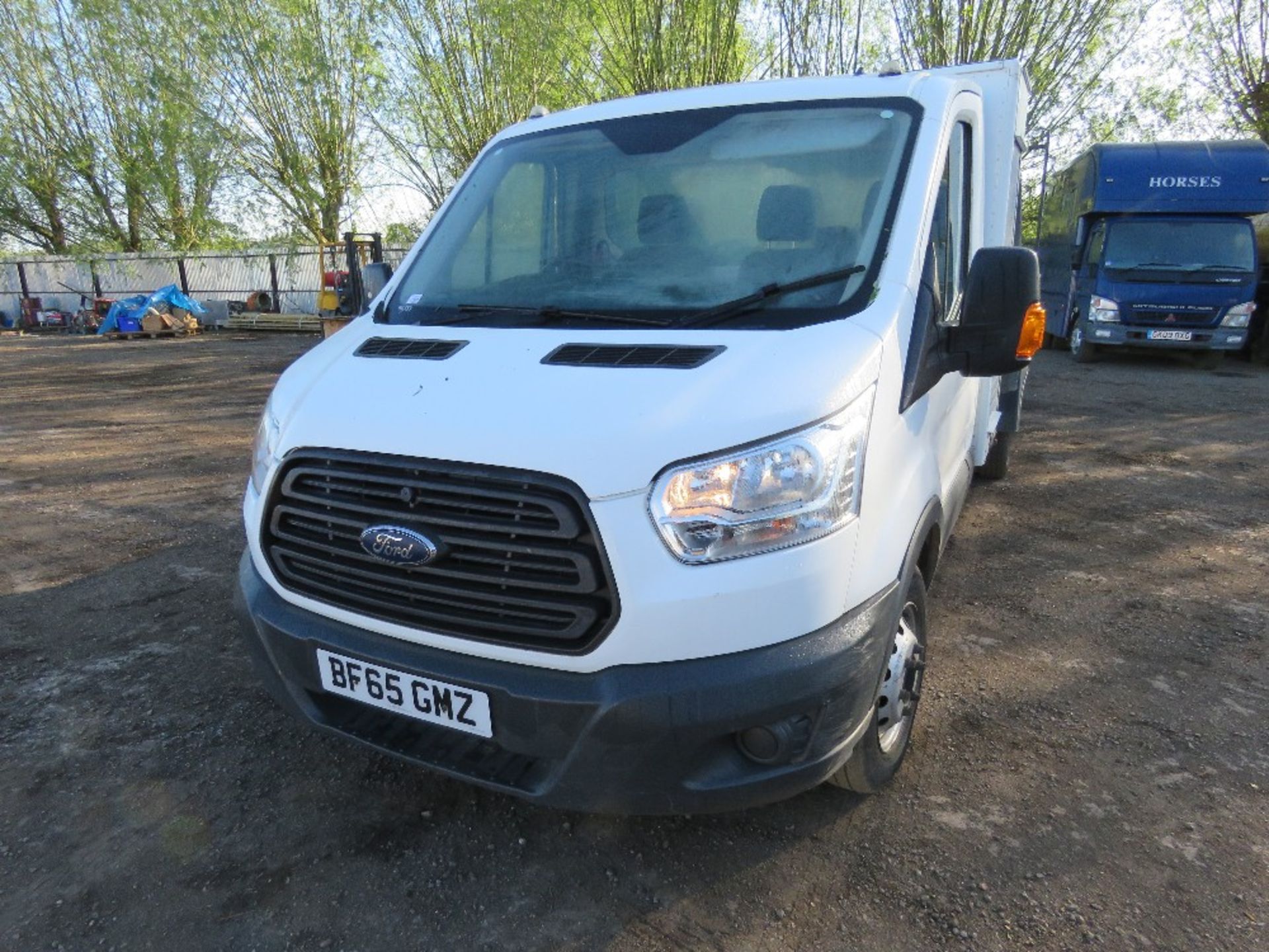 FORD TRANSIT TIPPER TRUCK WITH TOOL STORAGE LOCKER REG:BF65 GMZ. WITH V5 AND MOT UNTIL15.04.25. FIRS - Image 3 of 17