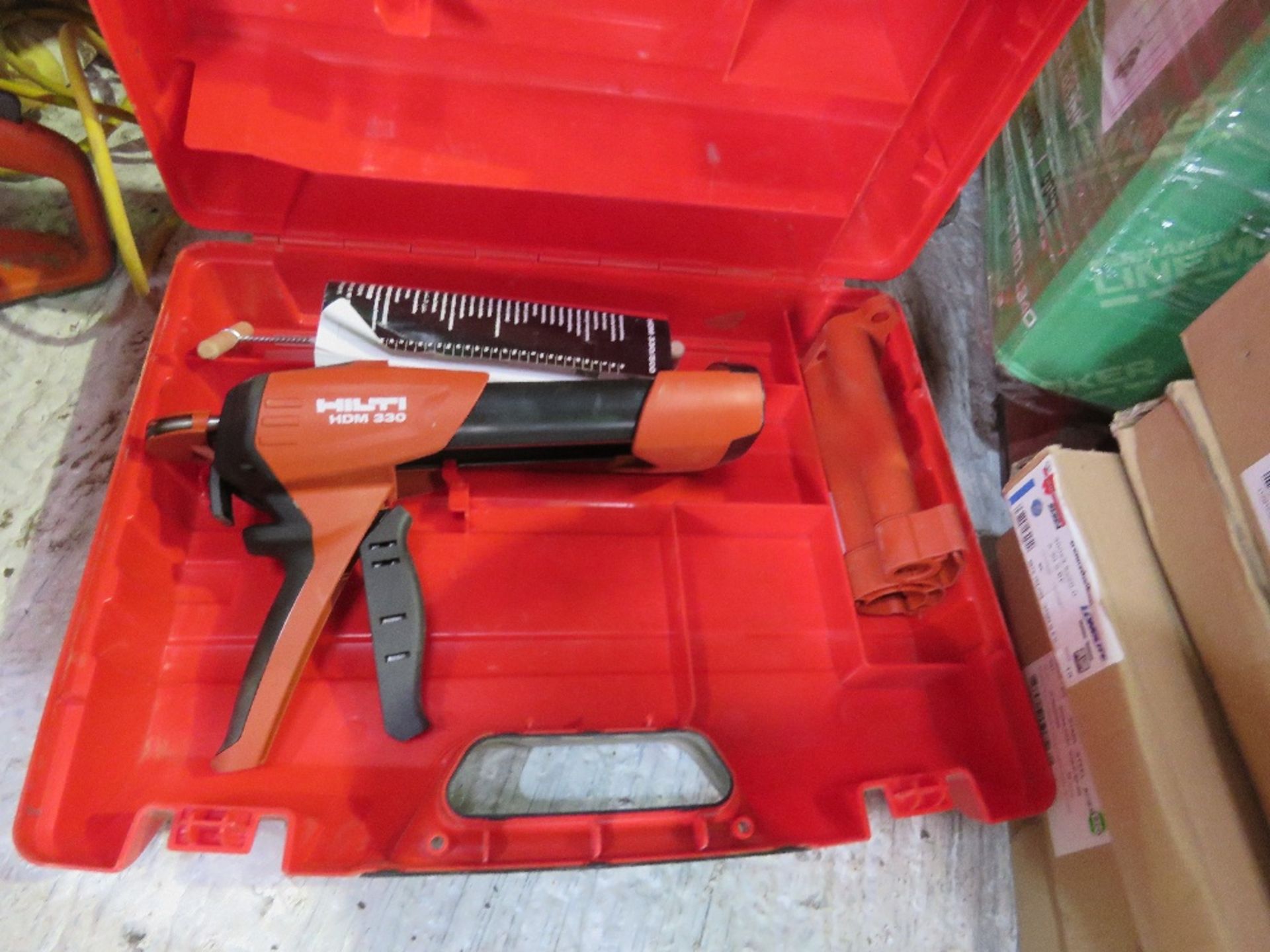 4 X HILTI HDM 330/500 MASTIC SEALANT GUNS. SOURCED FROM COMPANY LIQUIDATION. THIS LOT IS SOLD U - Image 5 of 5