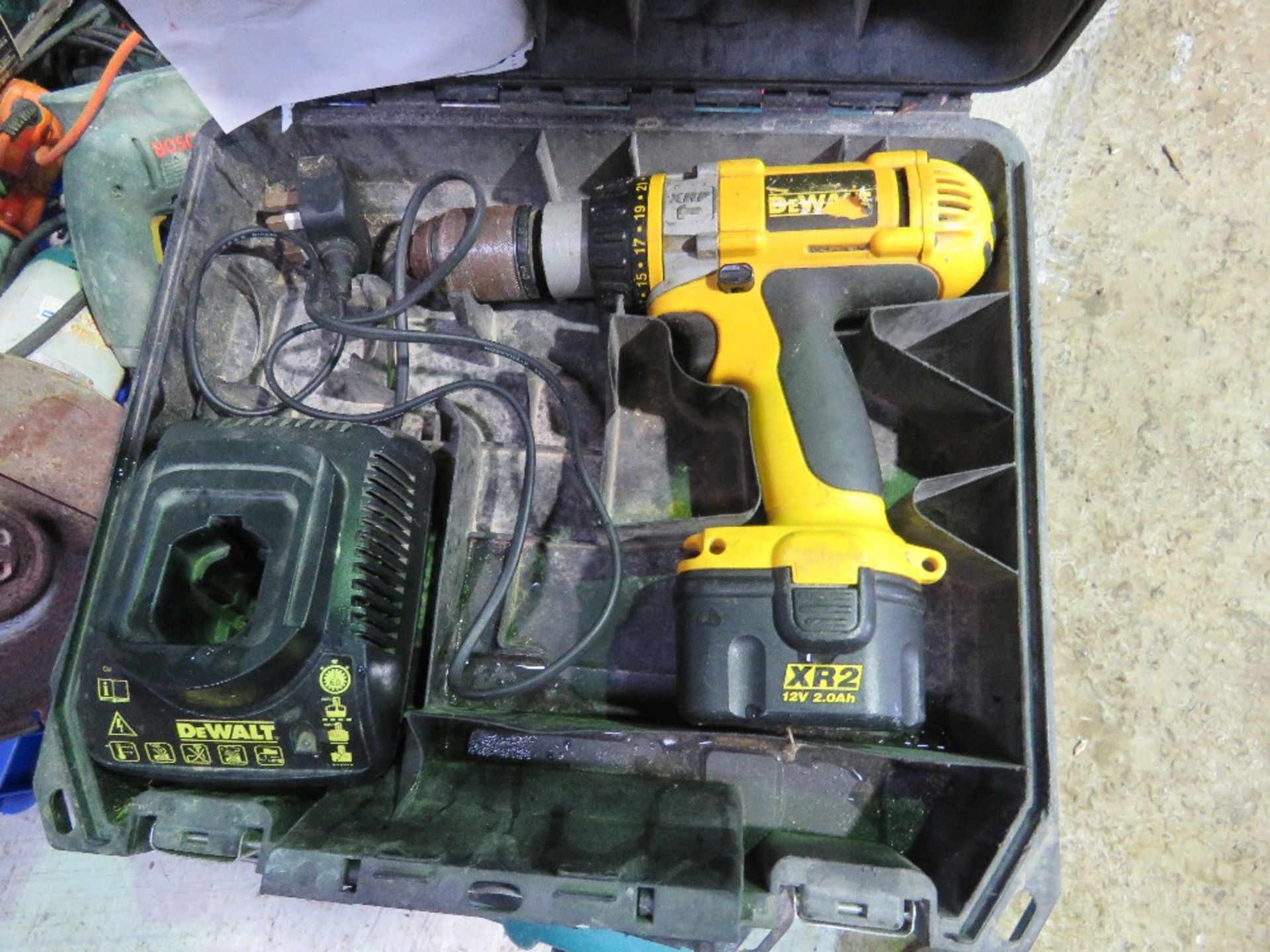 4 X BATTERY DRILLS PLUS A CORE DRILL SET.....THIS LOT IS SOLD UNDER THE AUCTIONEERS MARGIN SCHEME, T - Image 3 of 5
