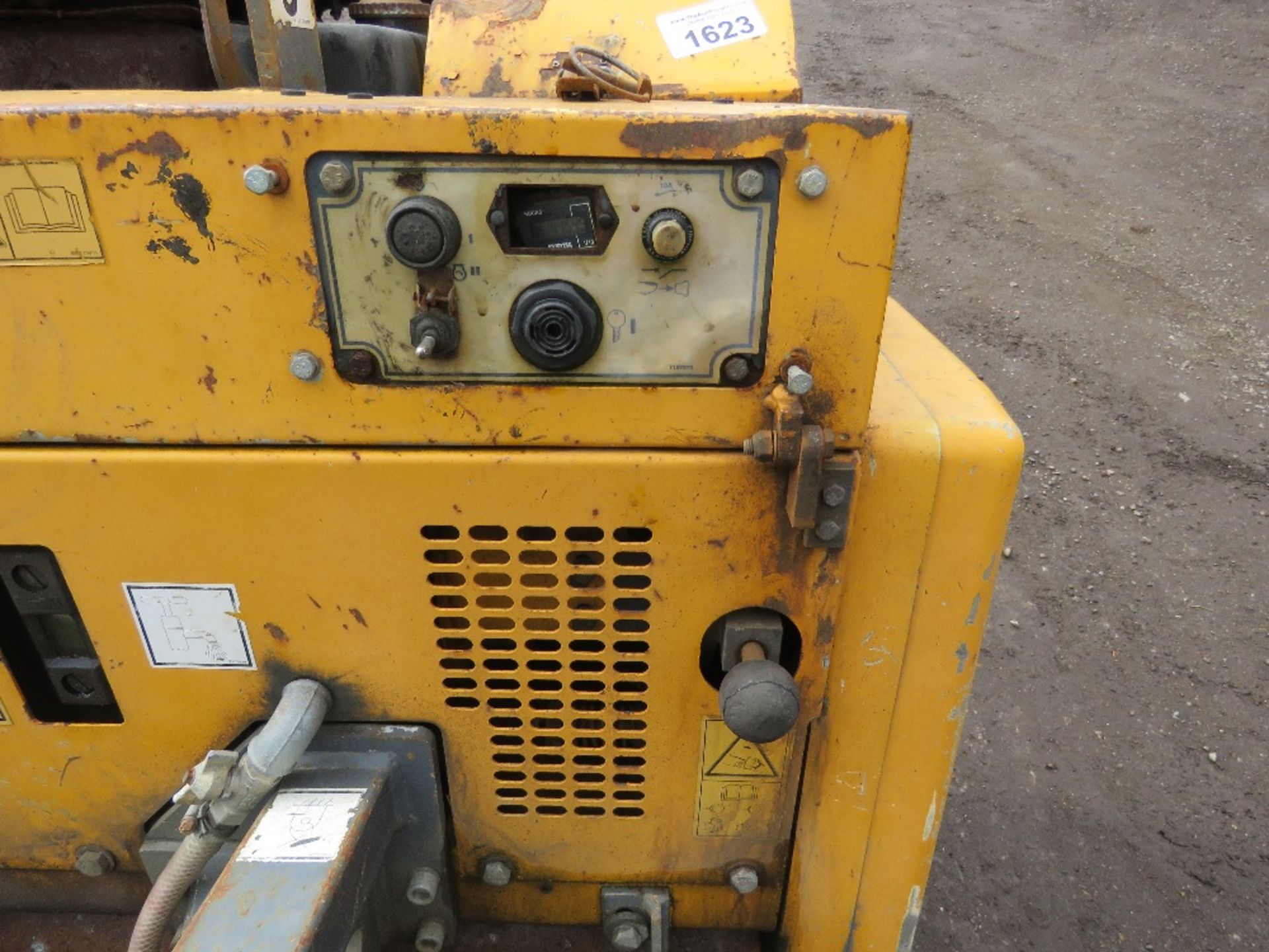 BENFORD SINGLE DRUM ROLLER YEAR 2011 SN:SLBP00Z0EBBKY0457 DIRECT FROM LOCAL COMPANY - Image 5 of 6