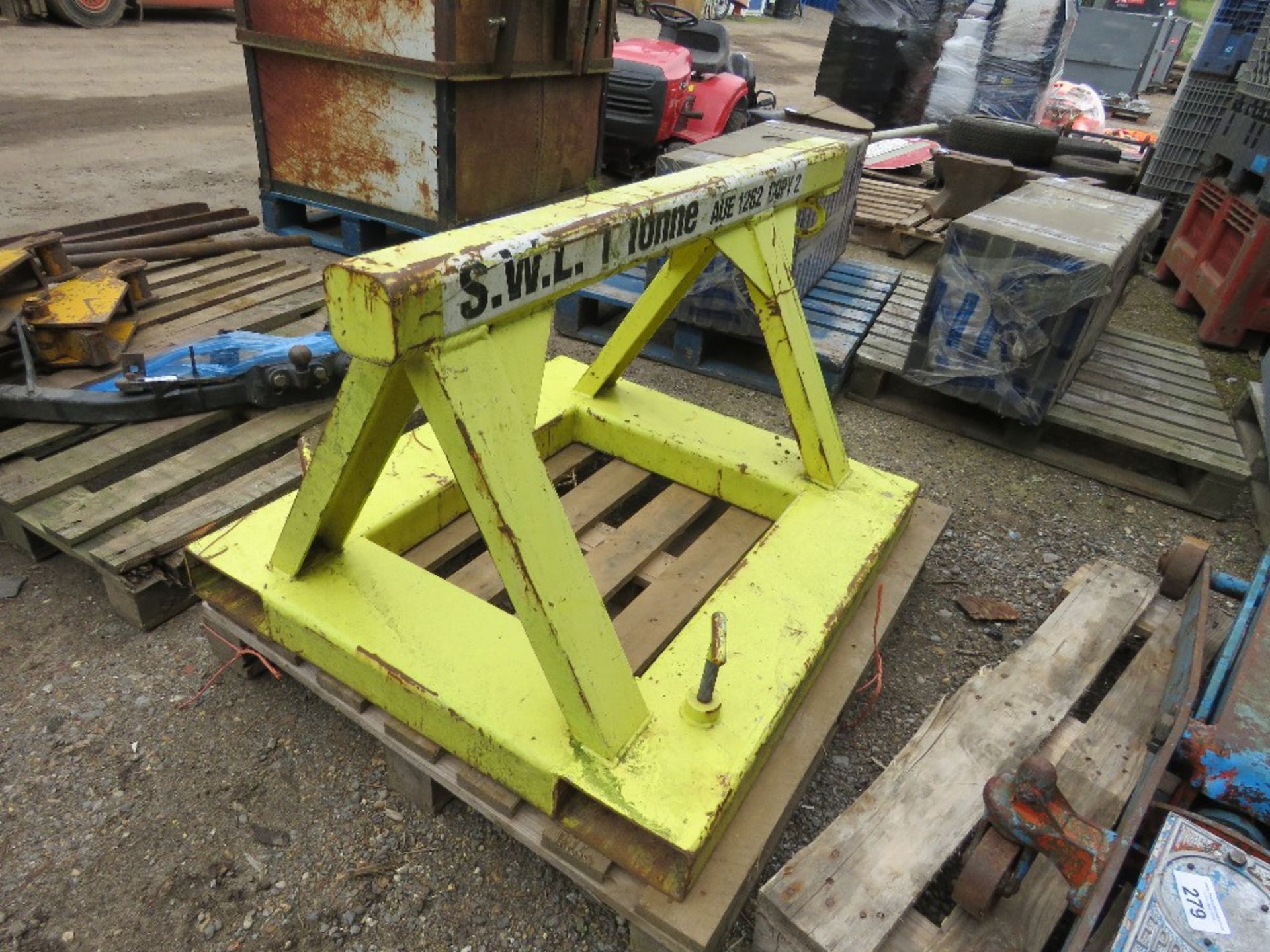 FORKLIFT CRANE JIB ATTACHMENT, 1 TONNE RATED.....THIS LOT IS SOLD UNDER THE AUCTIONEERS MARGIN SCHEM - Image 4 of 4
