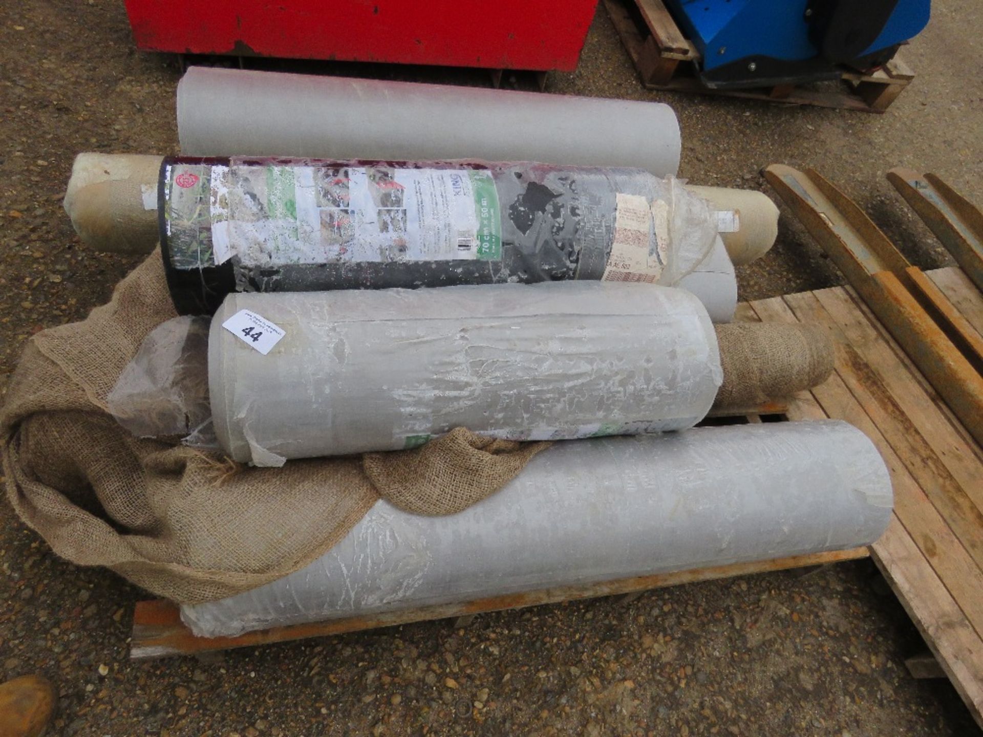 5 X ROLLS OF ROOT BARRIER MATERIAL PLUS 2 X ROLLS OF HESSIAN.....THIS LOT IS SOLD UNDER THE AUCTIONE - Bild 2 aus 4
