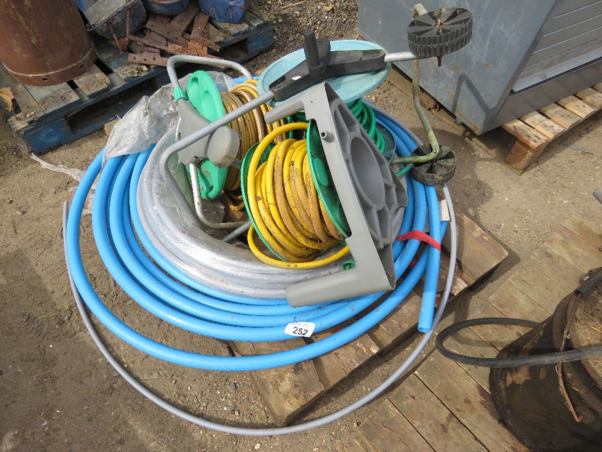 ASSORTED GARDEN AND OTHER HOSES / PIPES.......THIS LOT IS SOLD UNDER THE AUCTIONEERS MARGIN SCHEME,