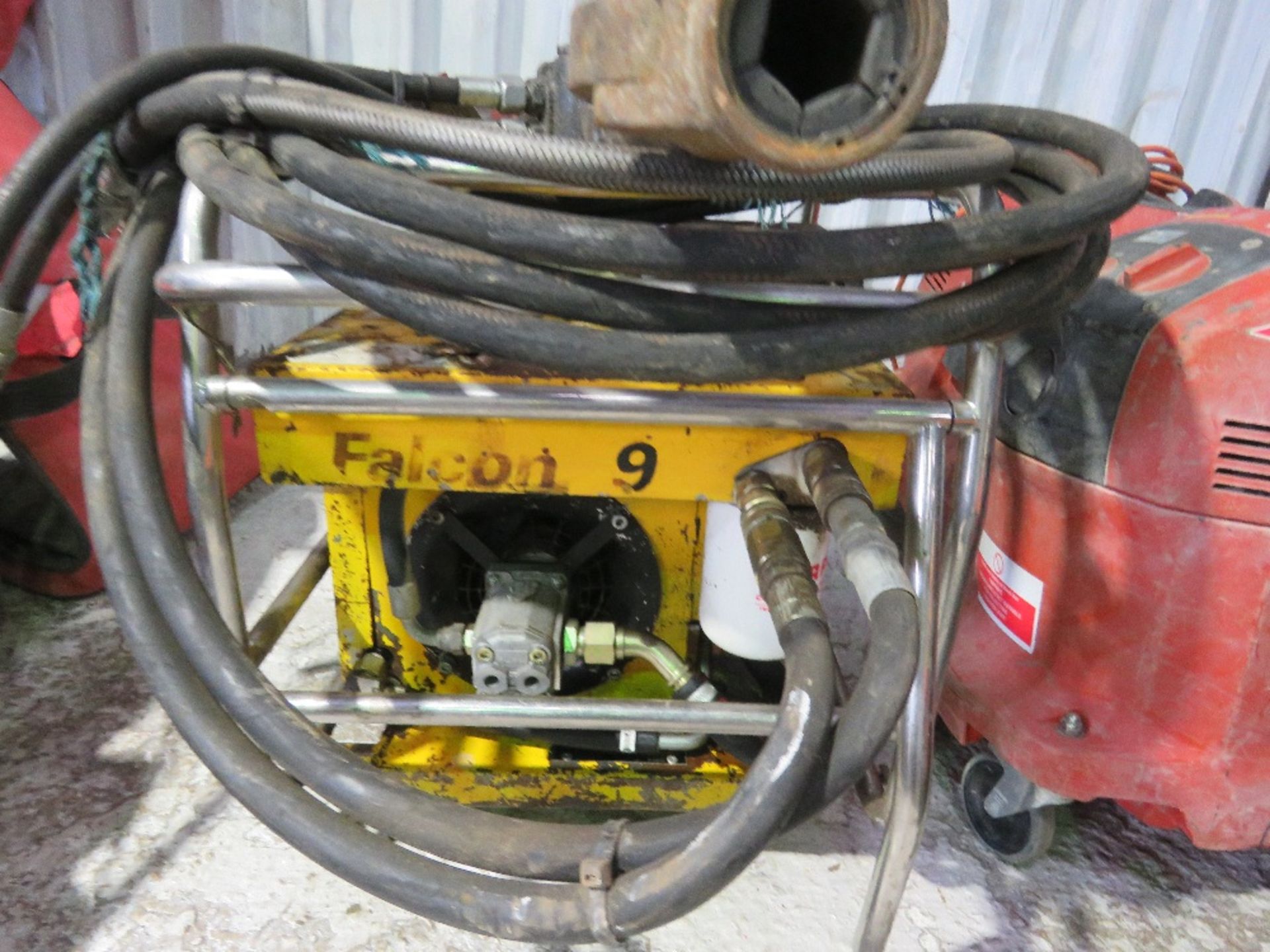 FALCON HYDRAULIC BREAKER PACK WITH HOSE AND GUN. - Image 2 of 4