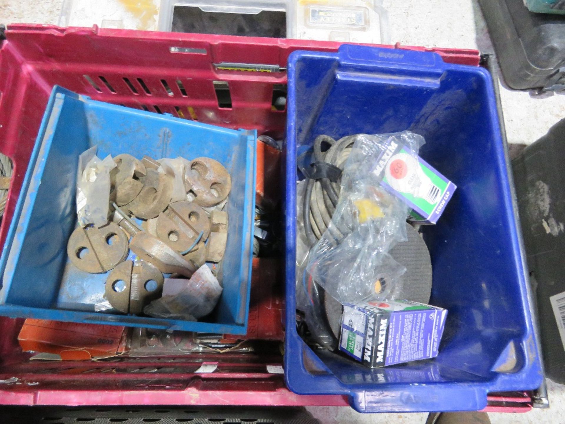 QUANTITY OF FIXINGS, TOOLS ETC, 5NO BOXES.....THIS LOT IS SOLD UNDER THE AUCTIONEERS MARGIN SCHEME, - Image 8 of 11