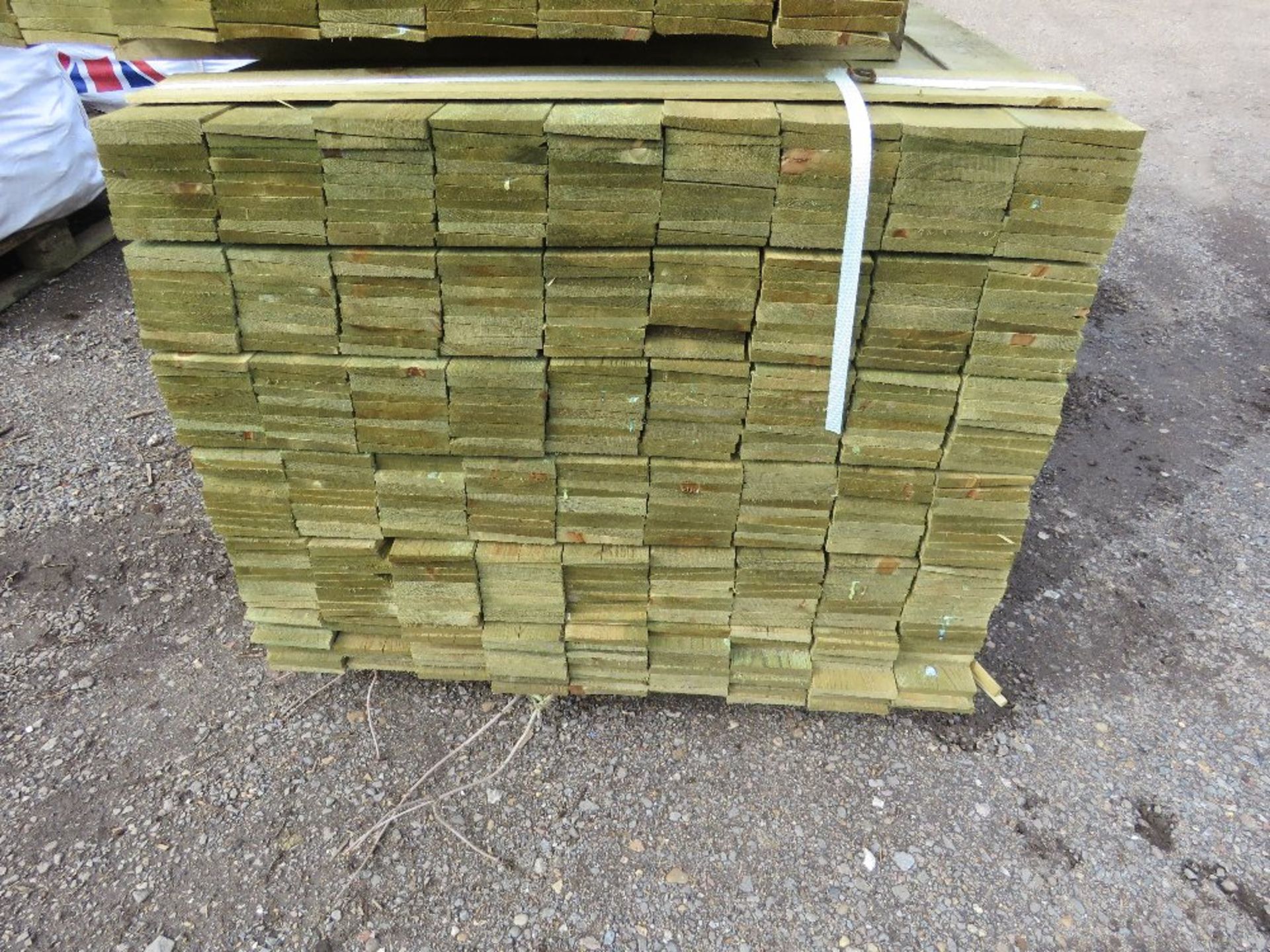 LARGE PACK OF TREATED FEATHER EDGE FENCE CLADDING TIMBER BOARDS. 1.65M LENGTH X 100MM WIDTH APPROX. - Image 2 of 3