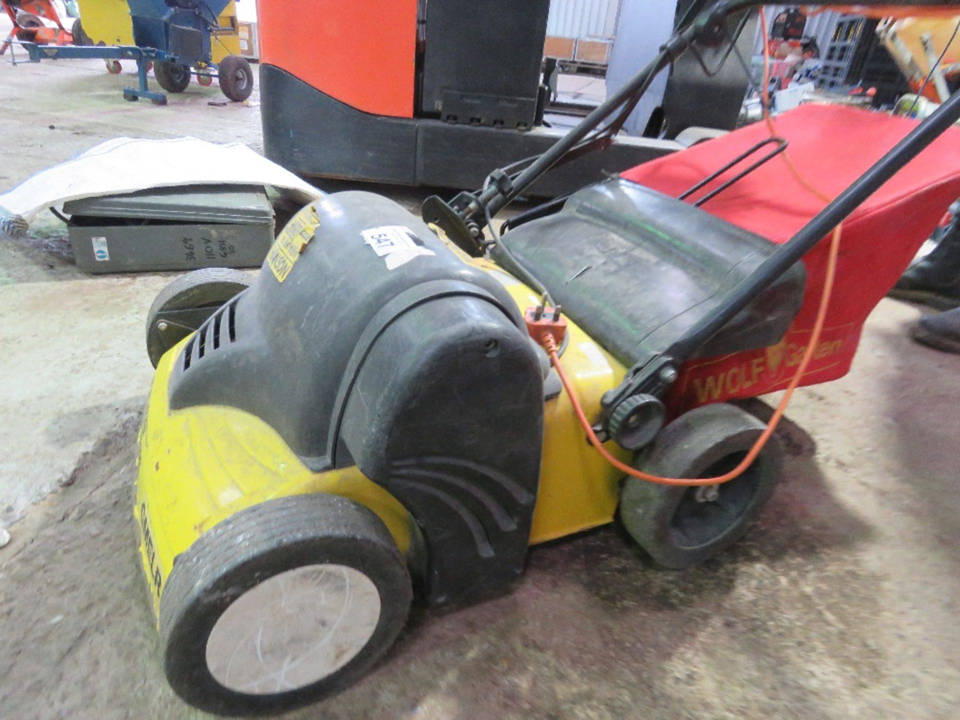 WOLF 240VOLT LAWN SLITTER WITH COLLECTOR. - Image 2 of 4