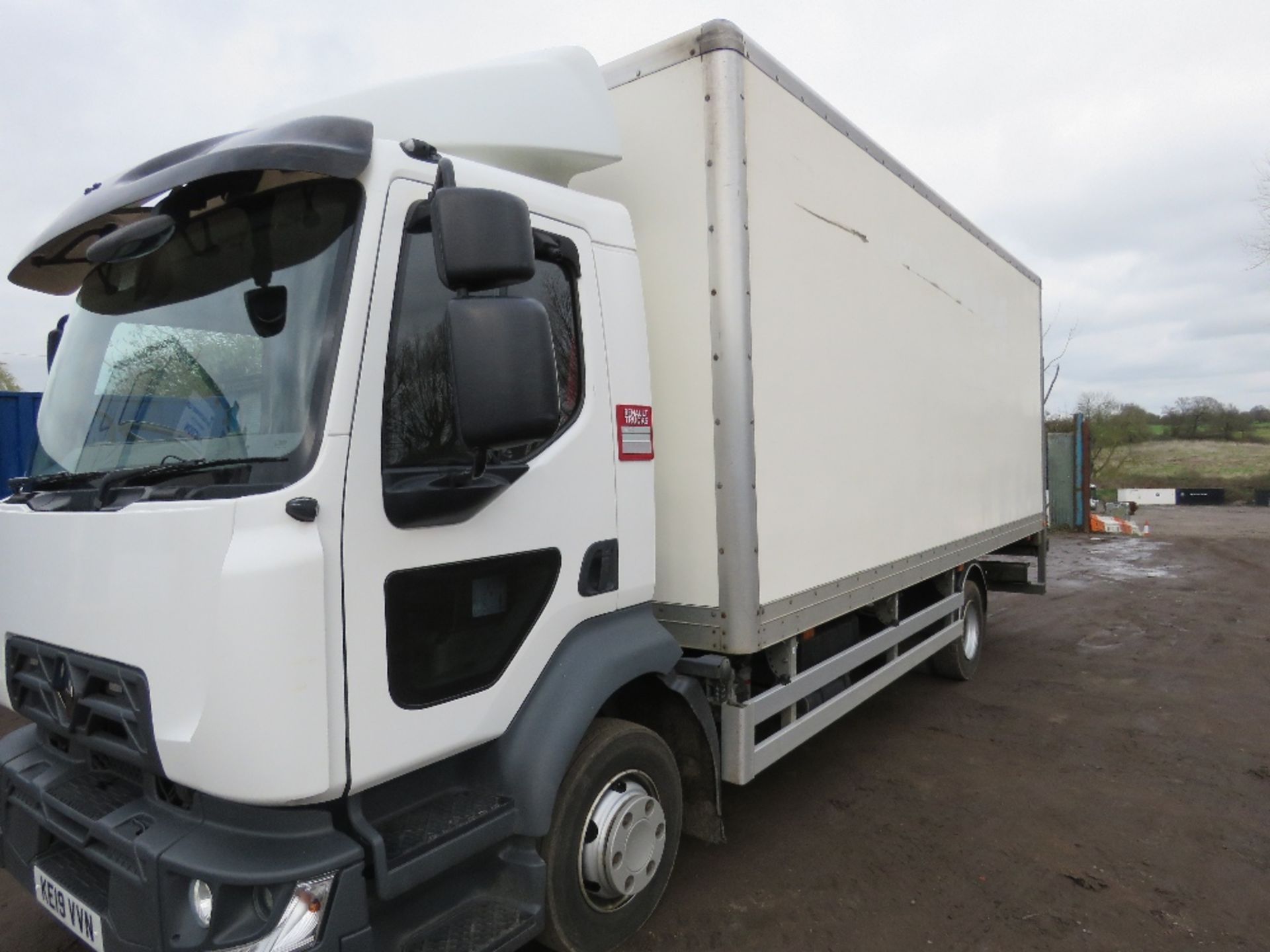 RENAULT D75 BOX LORRY REG:KE19 VVN. 7500KG RATED, DIRECT FROM LOCAL COMPANY WHO ARE SELLING DUE TO A