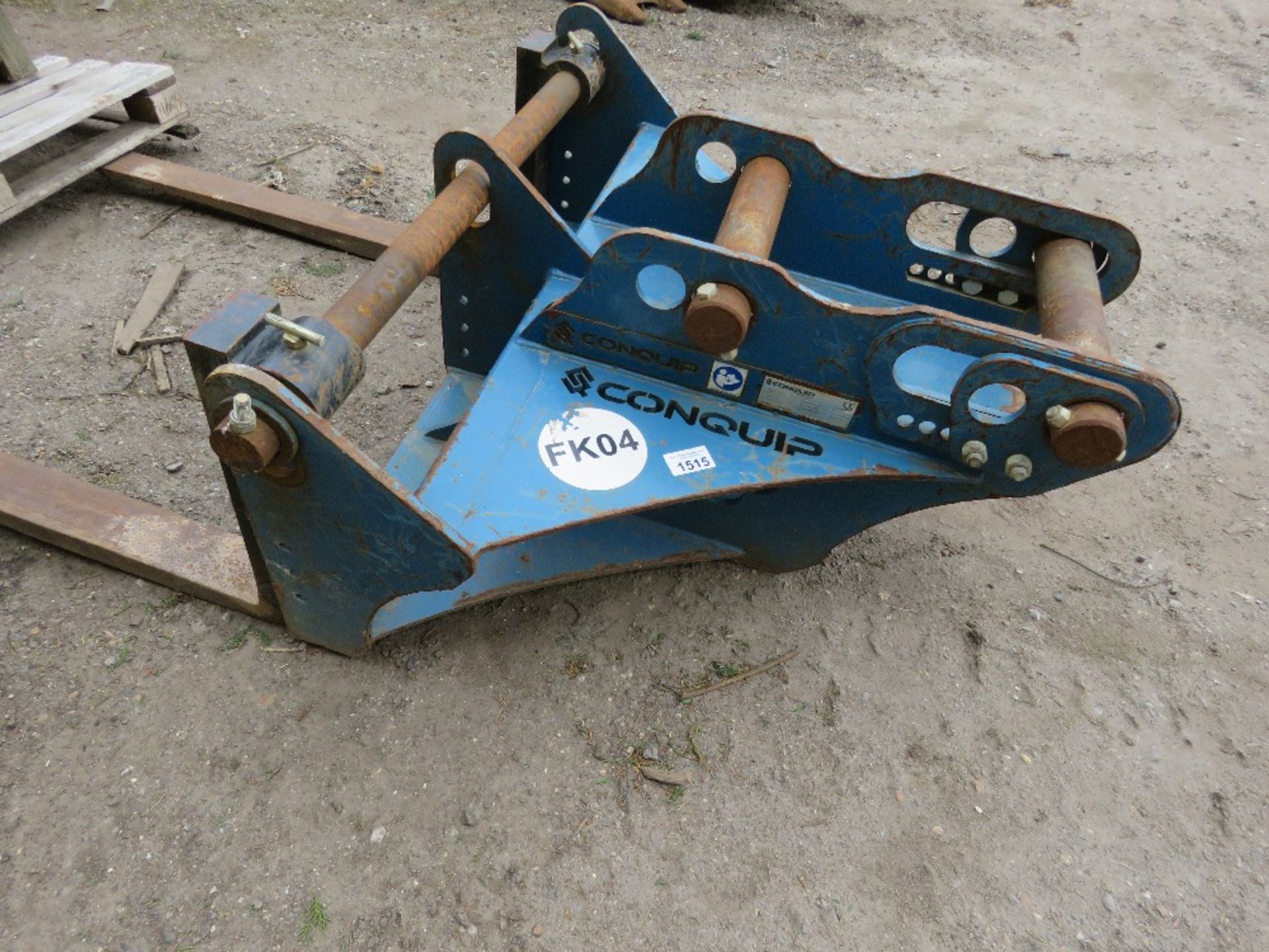 CONQUIP EXCAVATOR MOUNTED PALLET FORKS, YEAR 2021. 80MM PINS FITTED BUT CAN ALSO BE USED ON 65MM PIN