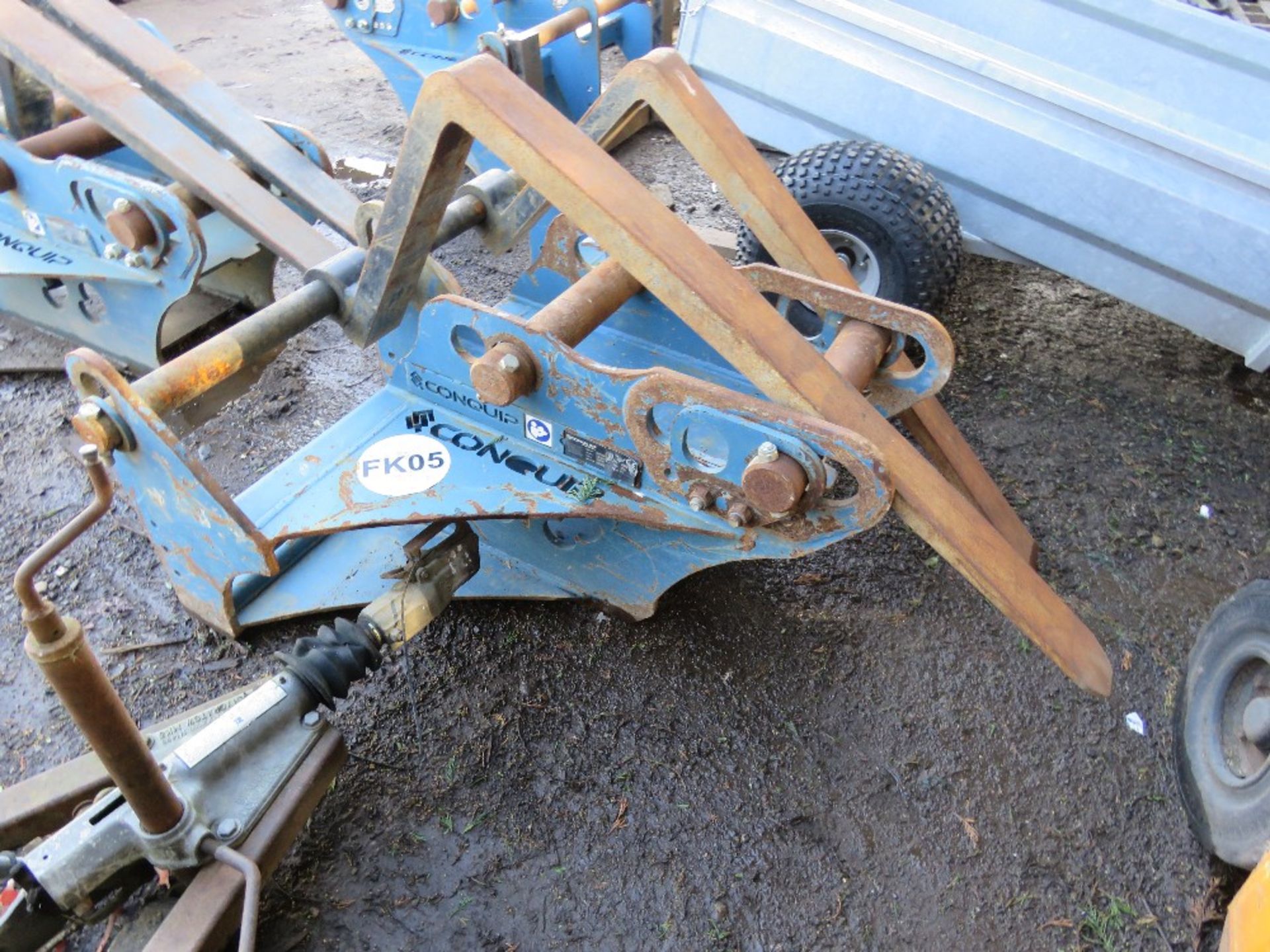 SET OF EXCAVATOR MOUNTED PALLET FORKS, 2022 BUILD. CURRENTLY ON 80MM PINS, CAN ALSO TAKE 65MM PINS. - Image 3 of 5