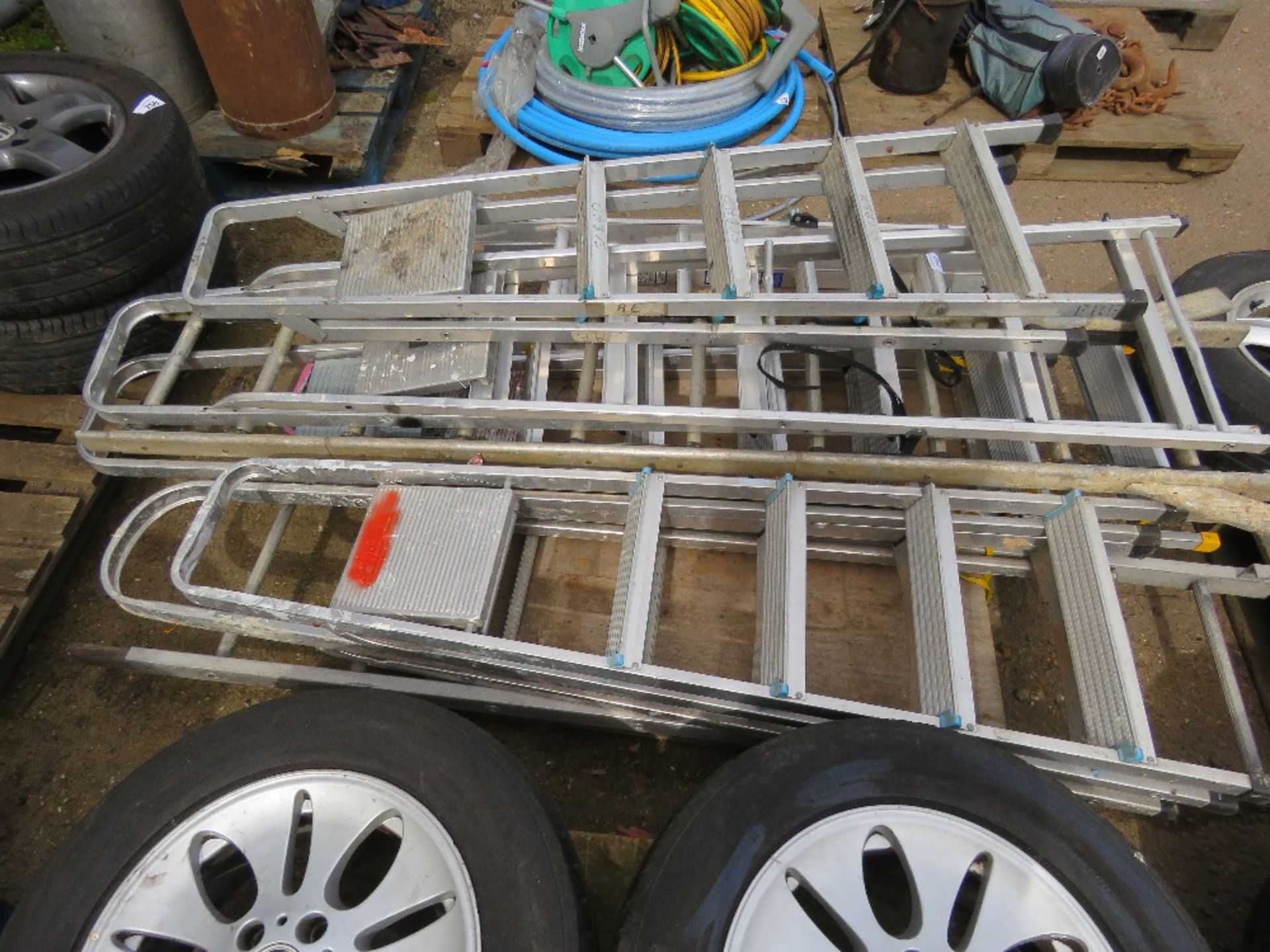8NO ASSORTED ALLOY STEP LADDERS AND LADDERS AS SHOWN. - Image 5 of 5