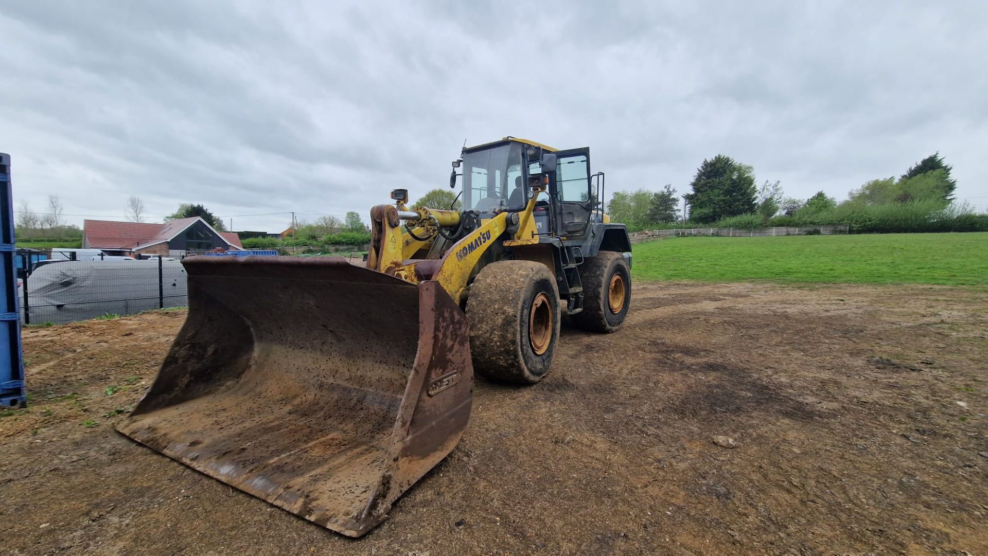 KOMATSU WA470-5H LOADING SHOVEL YEAR 2004. SN:H50782. HOURS 18K APPROX. WHEN TESTED WAS SEEN TO DRIV - Bild 10 aus 11