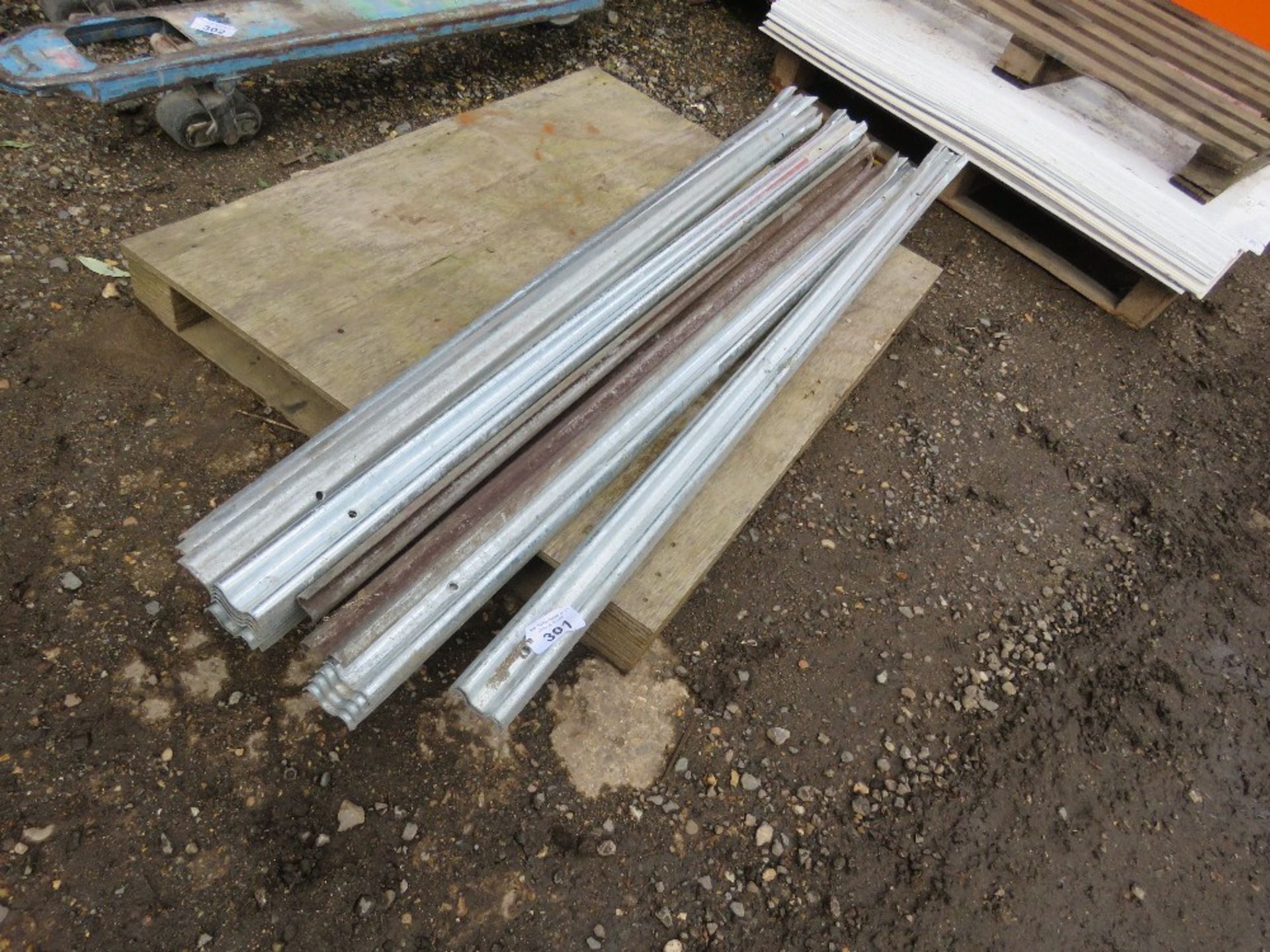QUANTITY OF GALVANISED PALLISADE FENCING BARS / PALES, 1.75M LENGTH APPROX. - Image 2 of 3