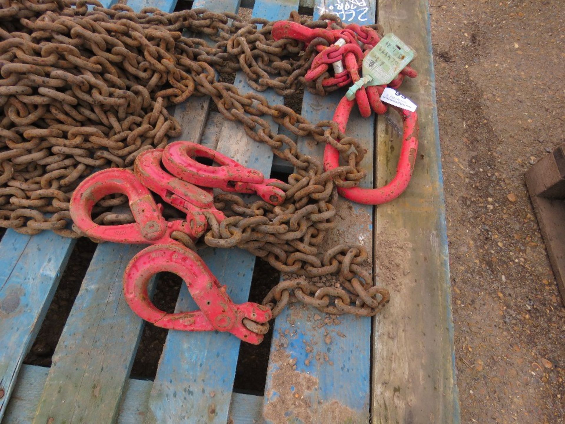 HEAVY DUTY EXTRA LONG SET OF 4 LEGGED LIFTING CHAINS WITH SHORTENERS. 6.7TONNE RATED, 25FT LENGTH AP - Image 3 of 3