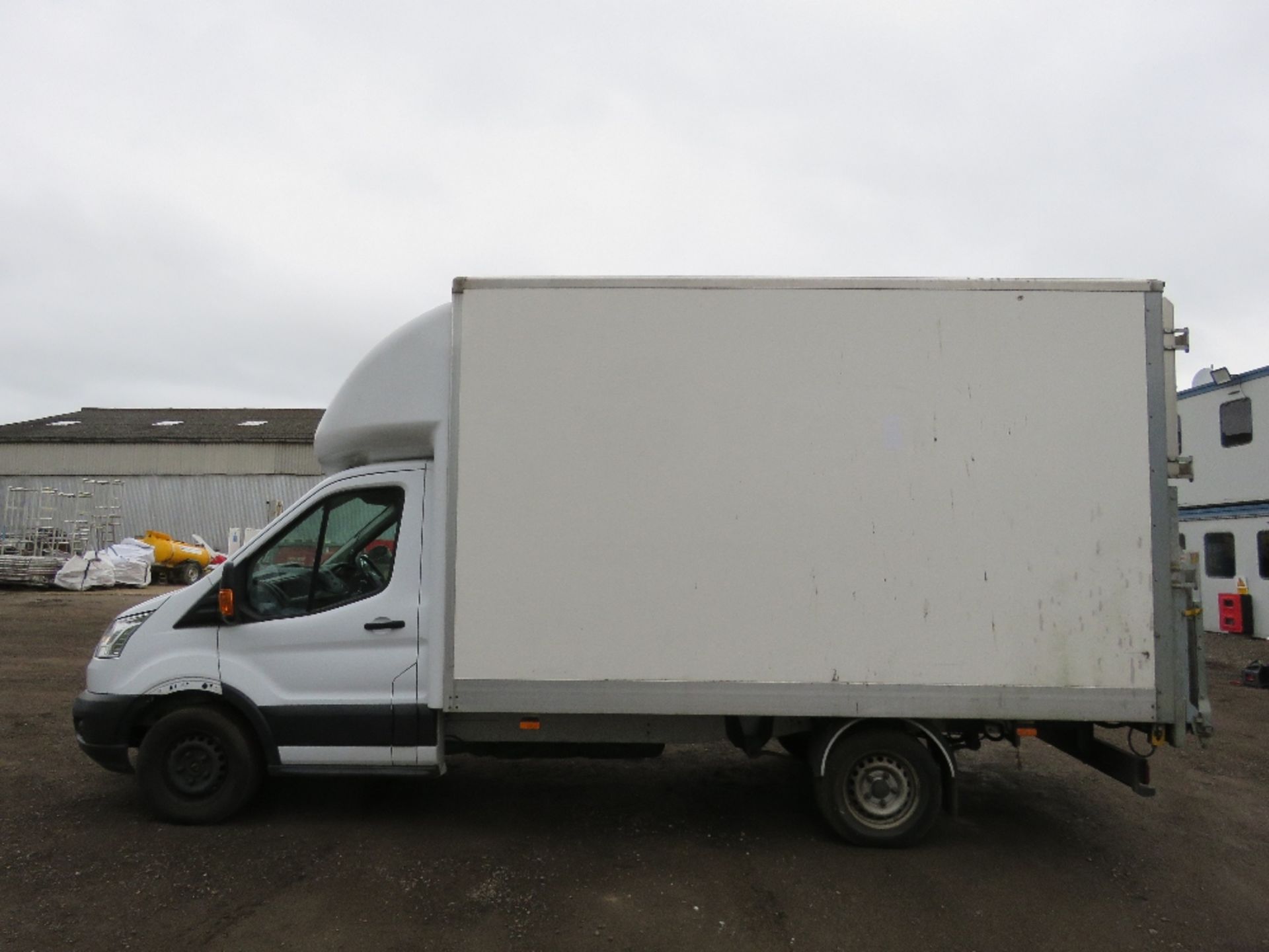 FORD TRANSIT 350 LUTON BOX VAN WITH TAIL LIFT. REG:PN68 UTP. WITH MOT UNTIL 31/10/24. V5 DOCUMENT, - Image 4 of 12