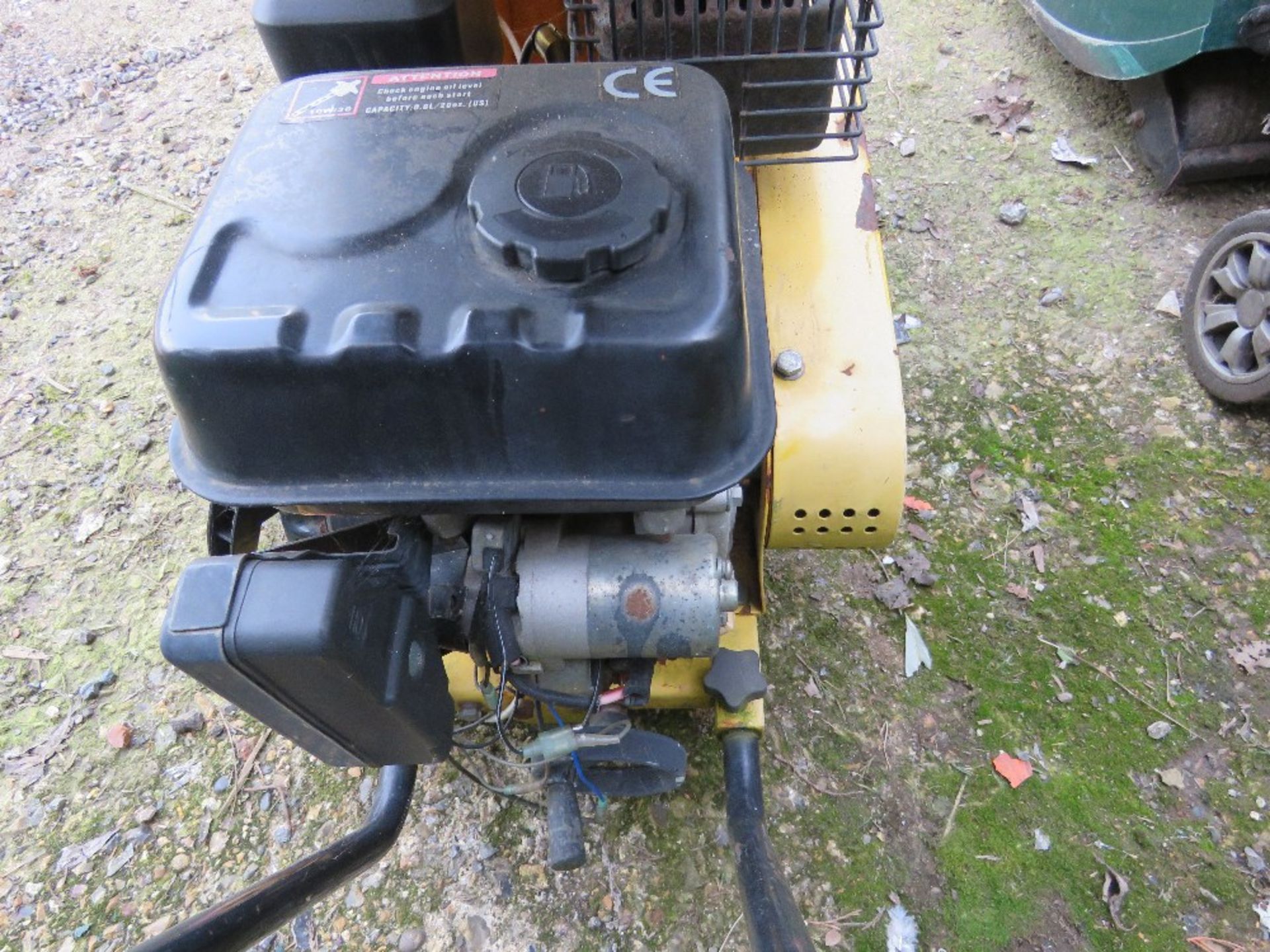 PETROL ENGINED GARDEN CHIPPER/SHREDDER.....THIS LOT IS SOLD UNDER THE AUCTIONEERS MARGIN SCHEME, THE - Image 4 of 6