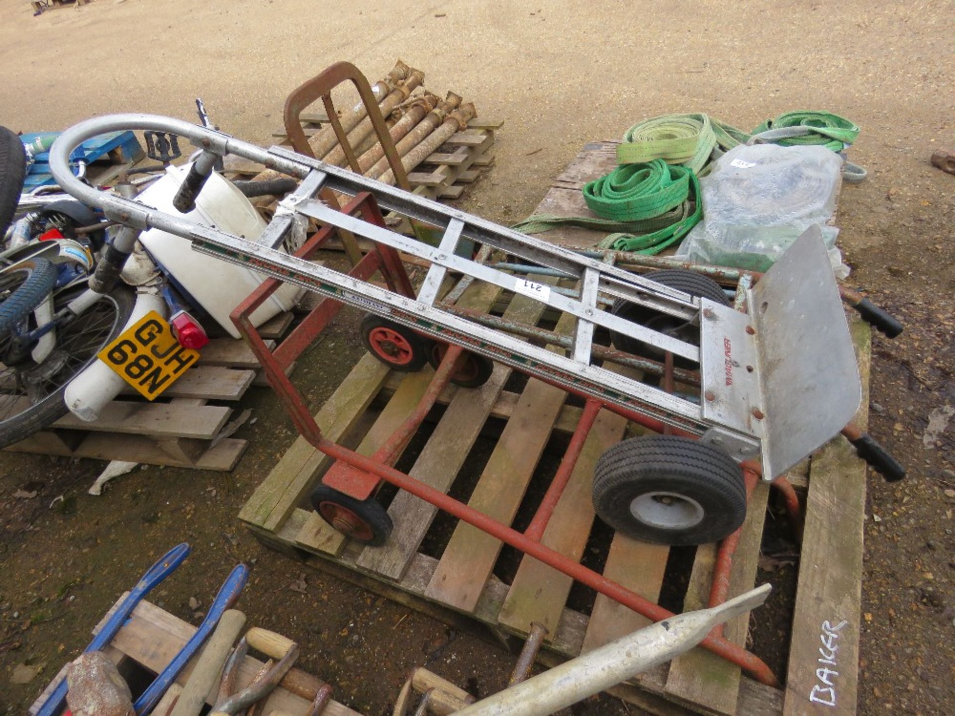 3 X ASSORTED SACKBARROWS.....THIS LOT IS SOLD UNDER THE AUCTIONEERS MARGIN SCHEME, THEREFORE NO VAT