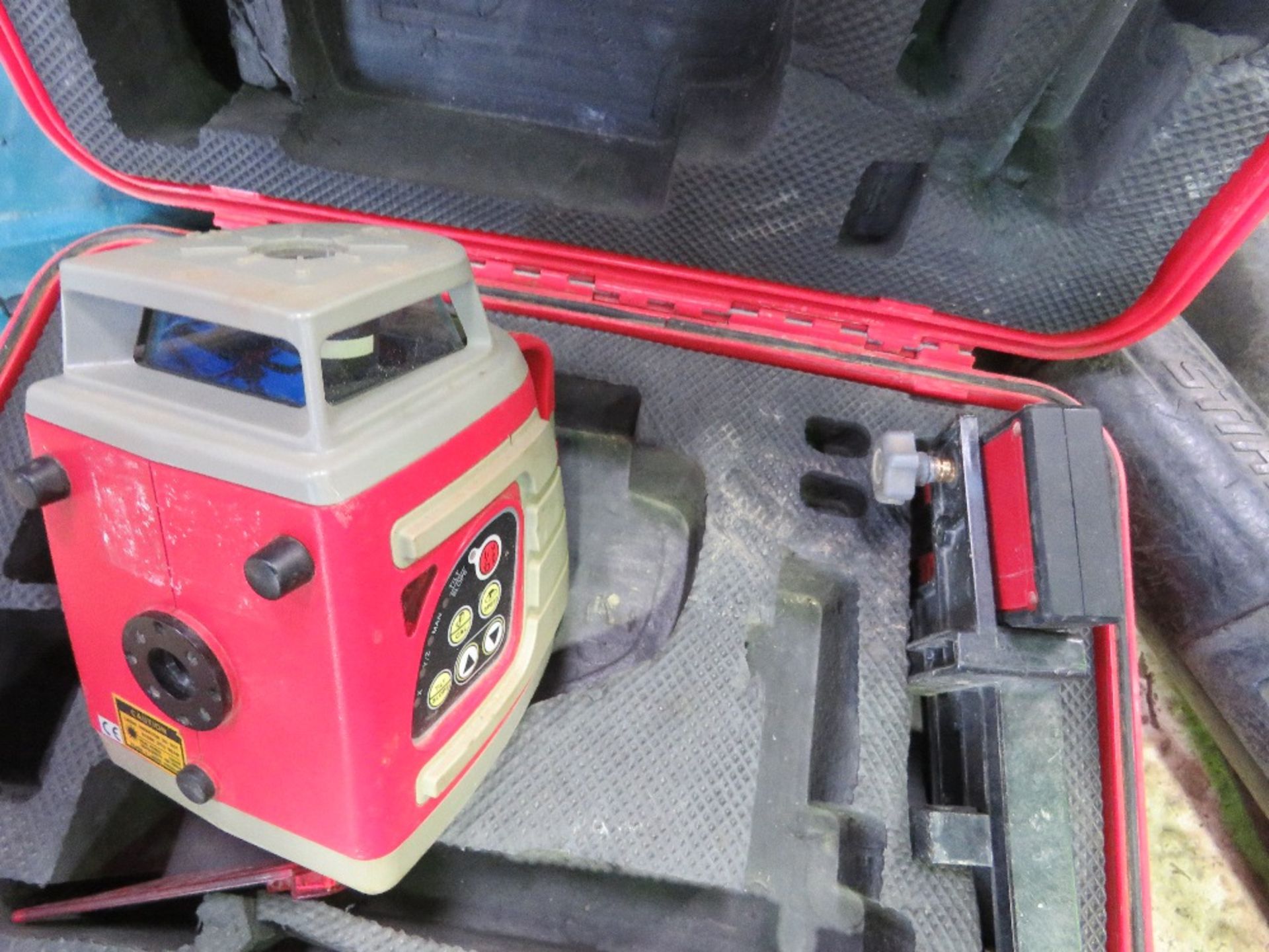 DATUM ROTARY LASER LEVEL IN A CASE. - Image 3 of 5