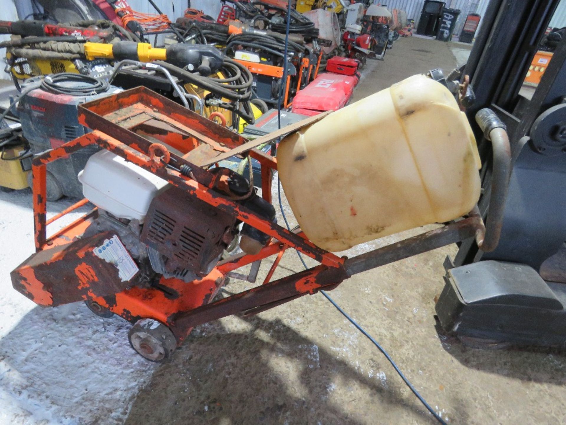 REDBAND FLOOR SAW WITH BLADE AND WATER TANK....SOURCED FROM DEPOT CLOSURE. - Image 2 of 4