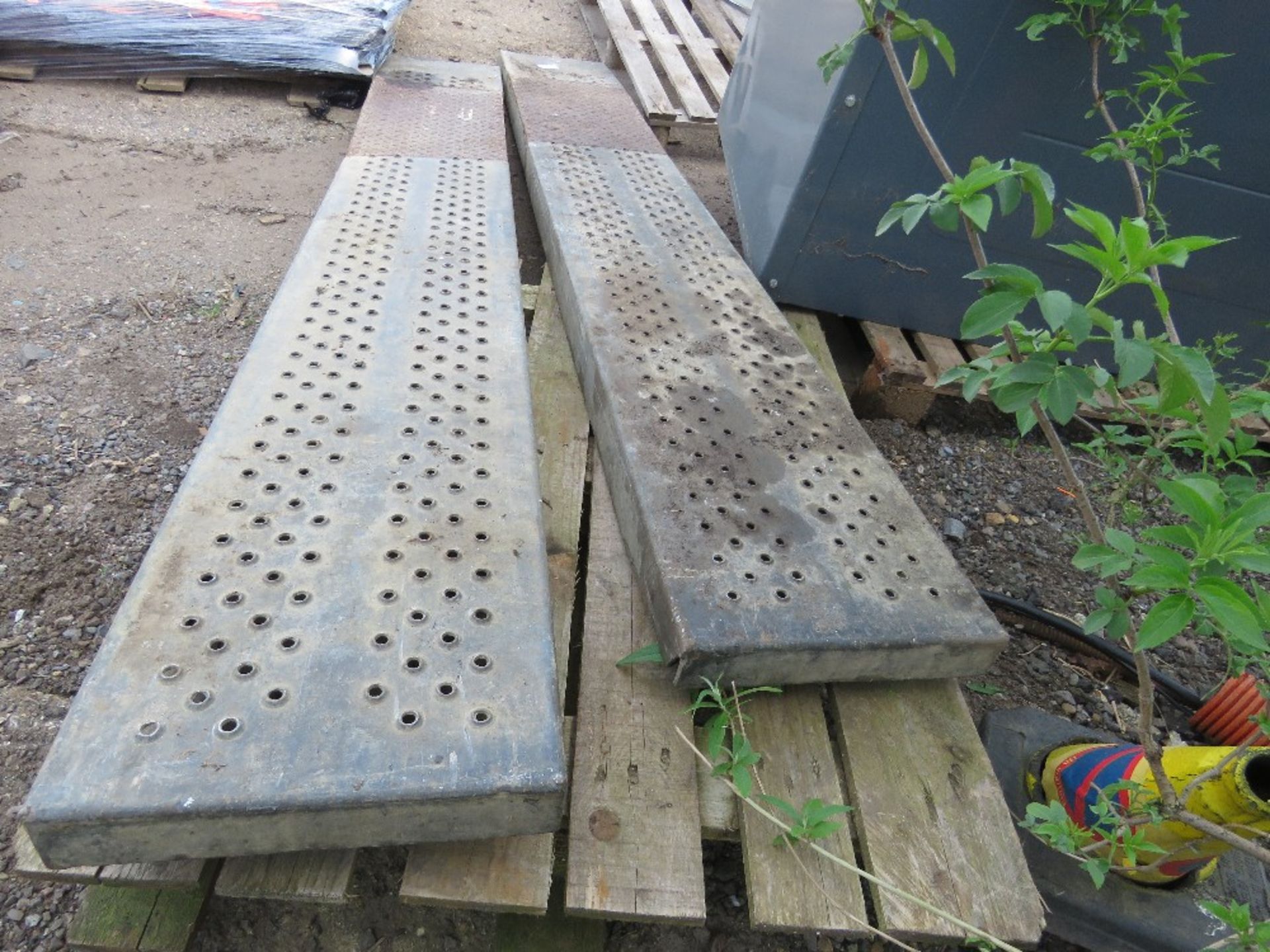 PAIR OF STEEL LOADING RAMPS 8FT LENGTH APPROX. - Image 7 of 7