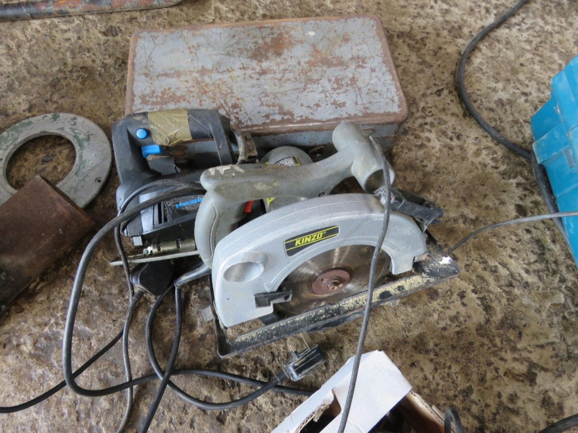 BATTERY TOOL CHARGERS PLUS 4NO 240VOLT POWER TOOLS.....THIS LOT IS SOLD UNDER THE AUCTIONEERS MARGIN - Image 3 of 4