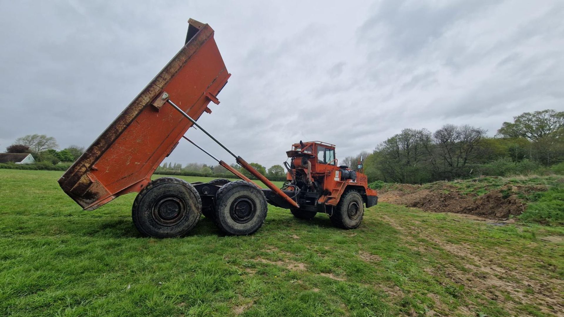 TEREX TA35 SIX WHEEL DUMP TRUCK SN:A7761220. DUMPER HOUR CLOCK IS BLANK, HOURS UNKNOWN. WHEN TESTED - Image 5 of 10