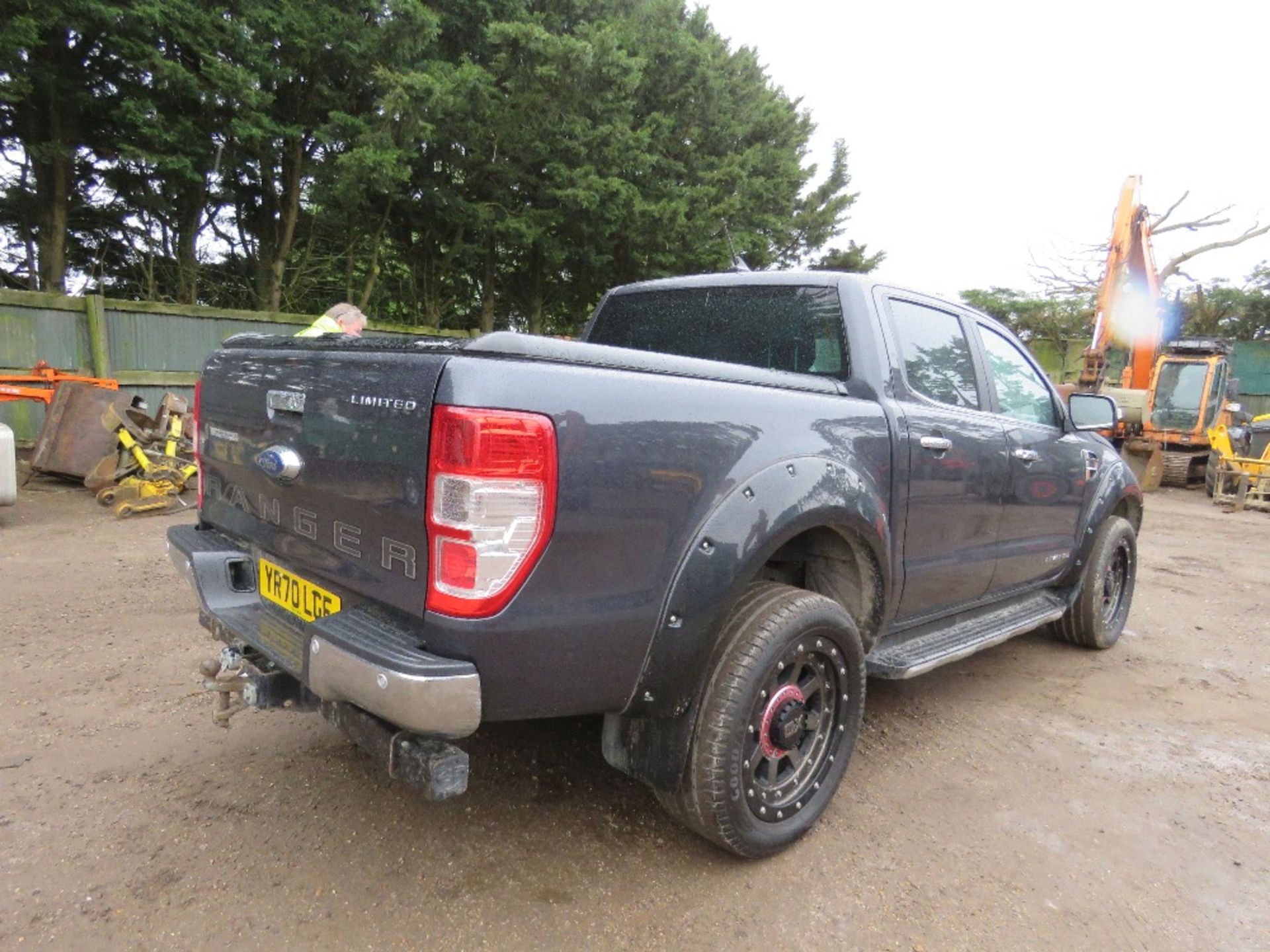 FORD RANGER LIMITED EDITION DOUBLE CAB PICKUP, AUTOMATIC, REG:YR70 LGF. 110,287 REC MILES. 2 LITRE - Image 4 of 15