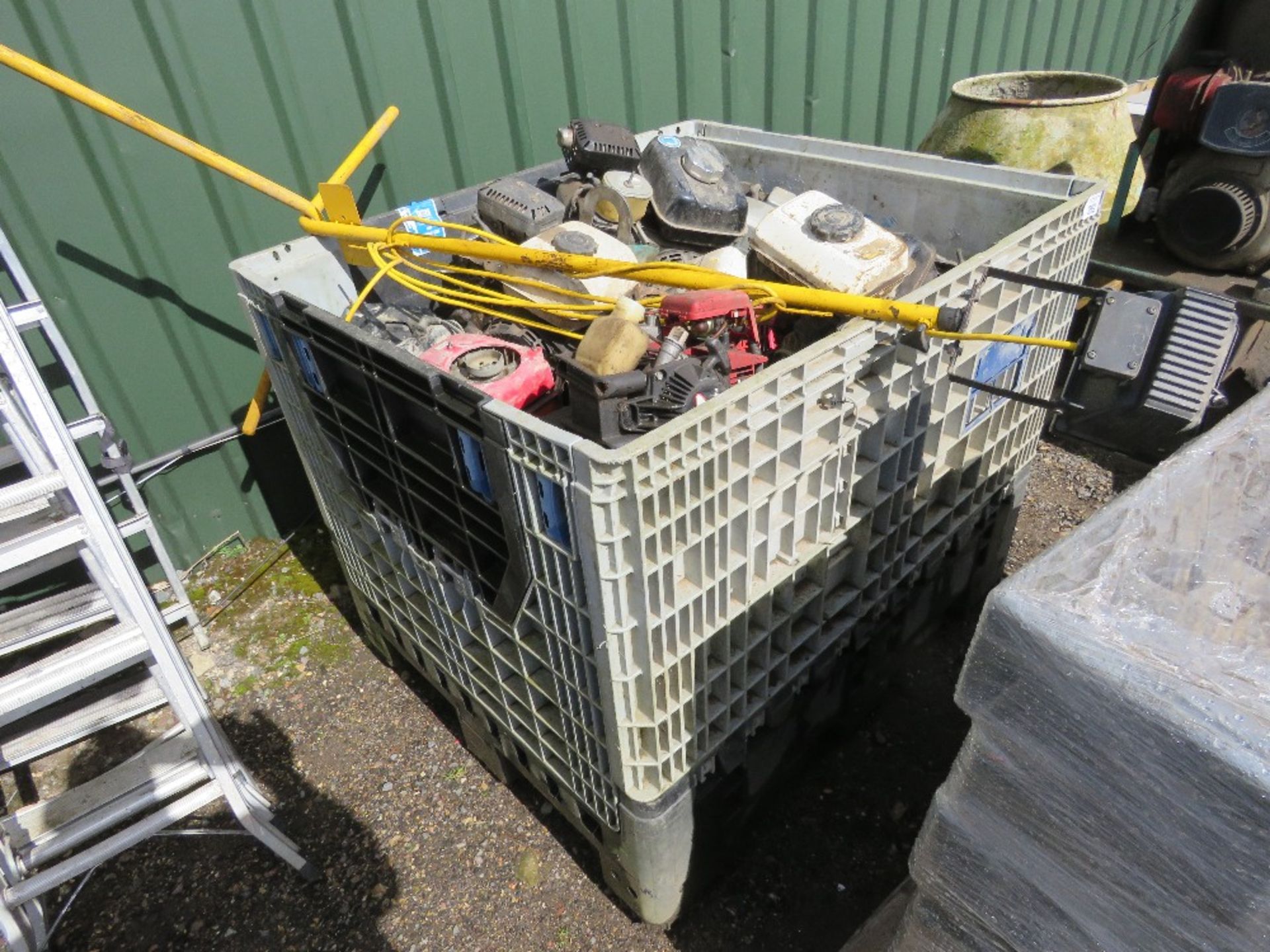 STILLAGE CONTAINING PETROL ENGINES, MANY BEING HONDA. - Image 3 of 6