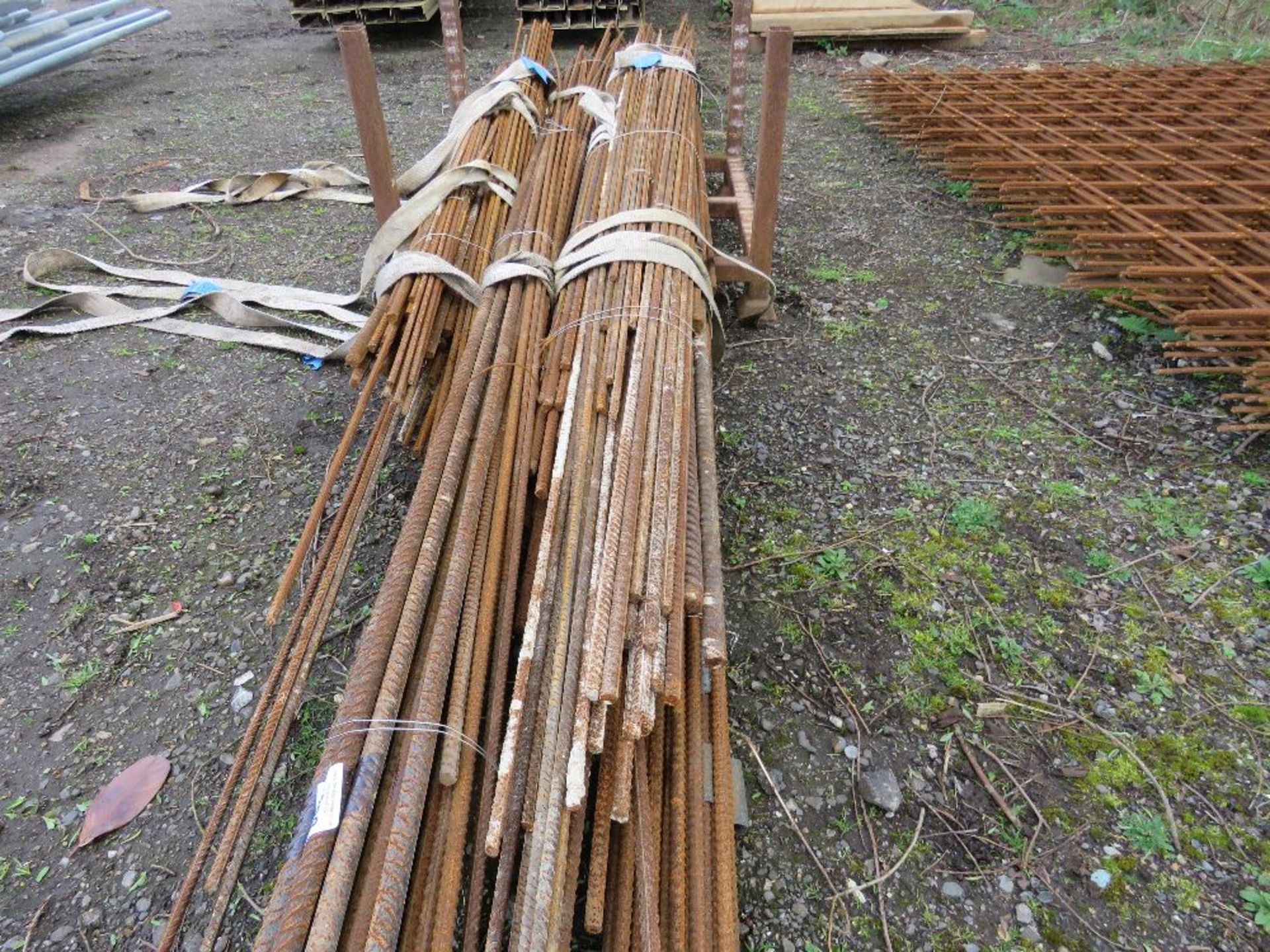 STILLAGE OF ASSORTED REBAR CONCRETE REINFORCING BAR 6FT -22FT APPROX SOURCED FROM COMPANY LIQUIDATI - Image 6 of 7