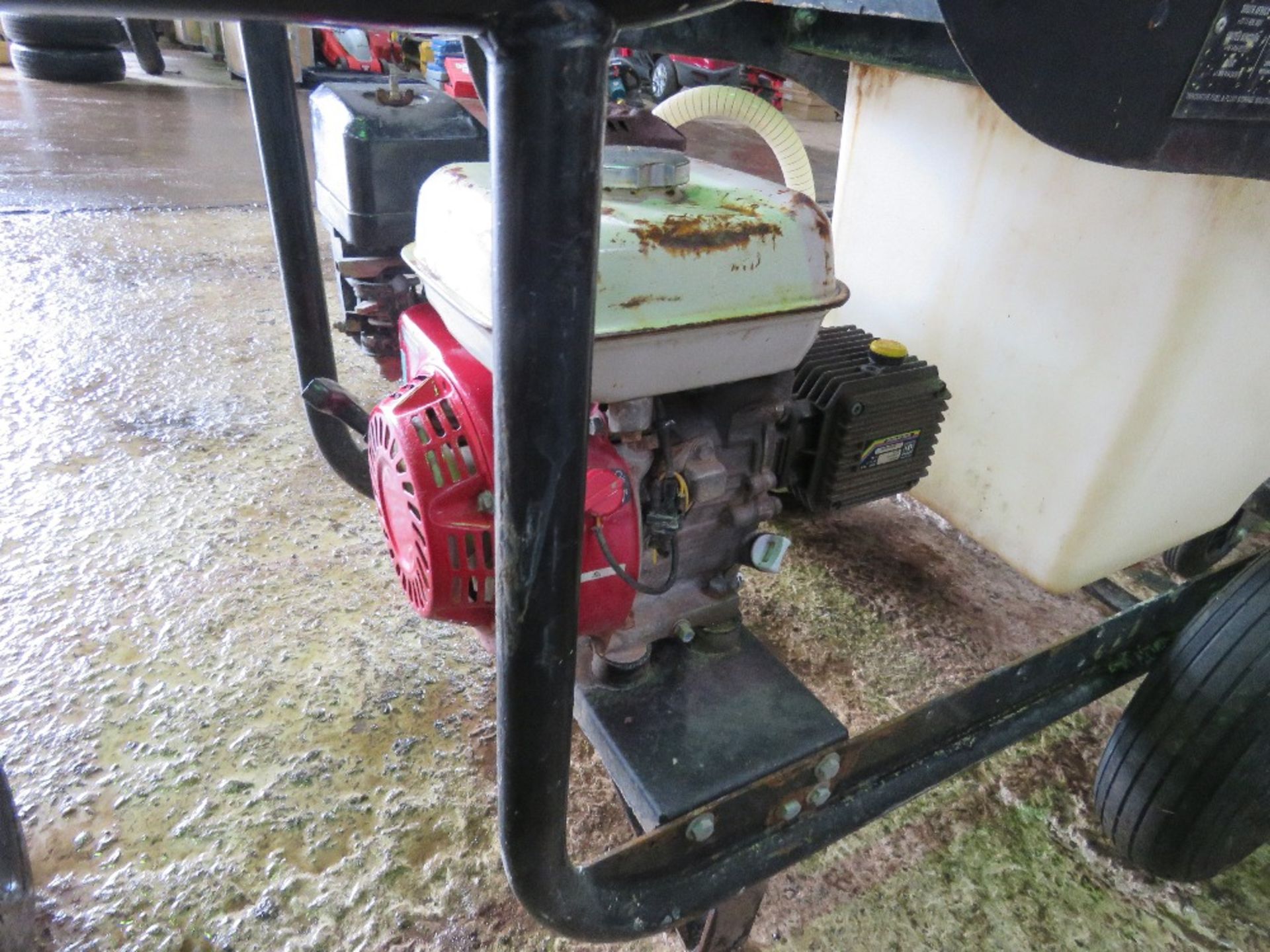 WESTERN PT105 HONDA ENGINED PRESSURE WASHER BARROW WITH HONDA ENGINE, HOSE AND LANCE. - Image 3 of 6