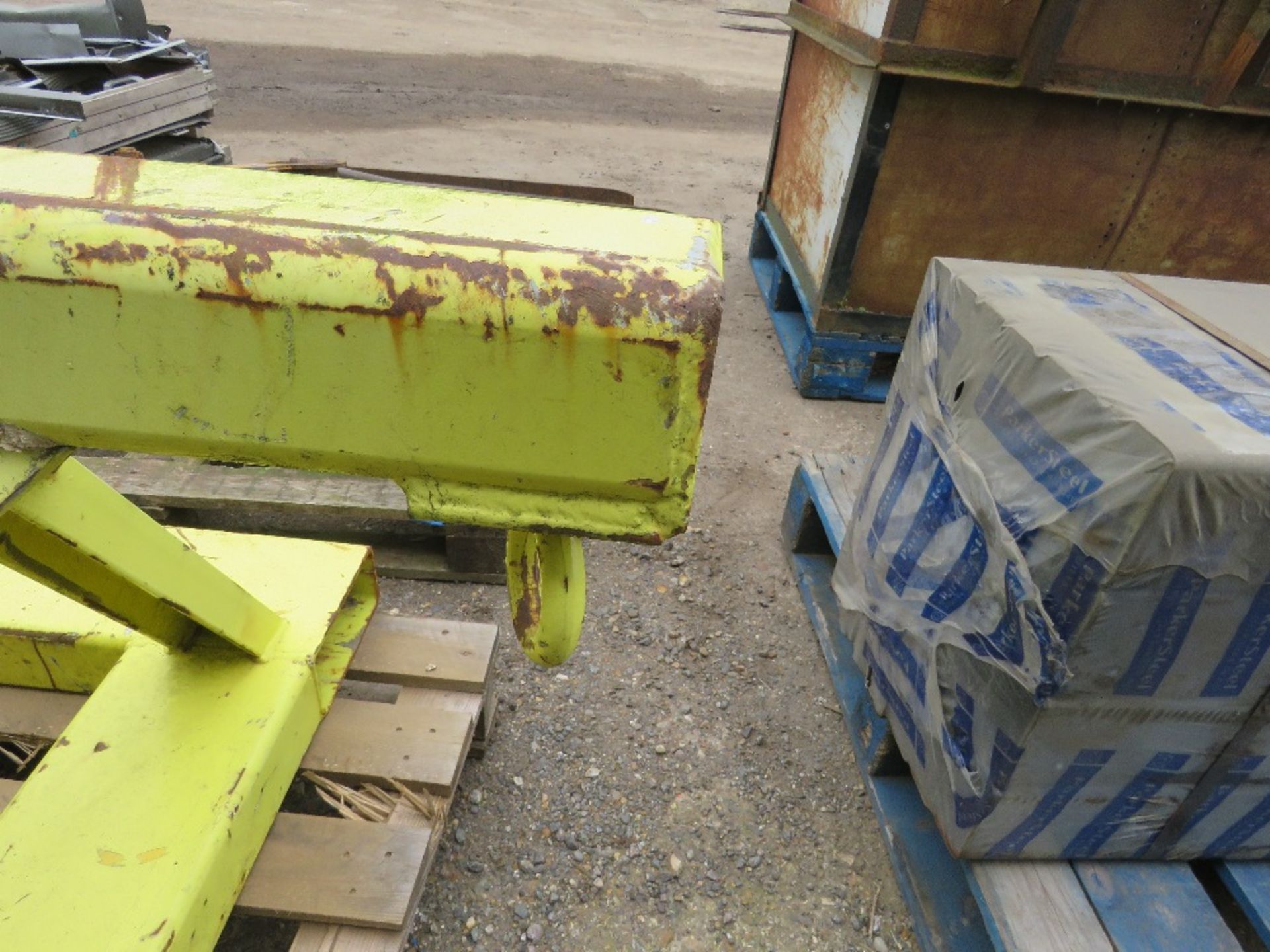 FORKLIFT CRANE JIB ATTACHMENT, 1 TONNE RATED.....THIS LOT IS SOLD UNDER THE AUCTIONEERS MARGIN SCHEM - Image 3 of 4