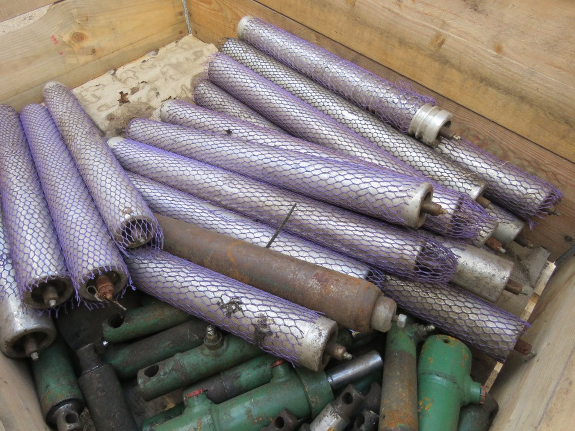 STILLAGE OF CYLINDER MOWER ROLLERS AND RAMS. - Image 4 of 4
