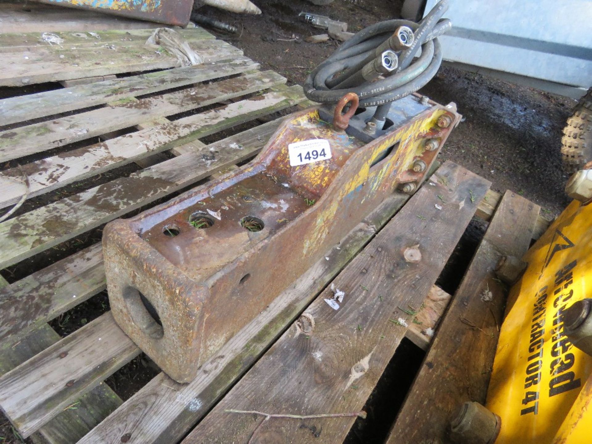 OKB EXCAVATOR MOUNTED BREAKER ON 30MM PINS TO SUIT 3-5 TONNE EXCAVATOR. - Image 4 of 4