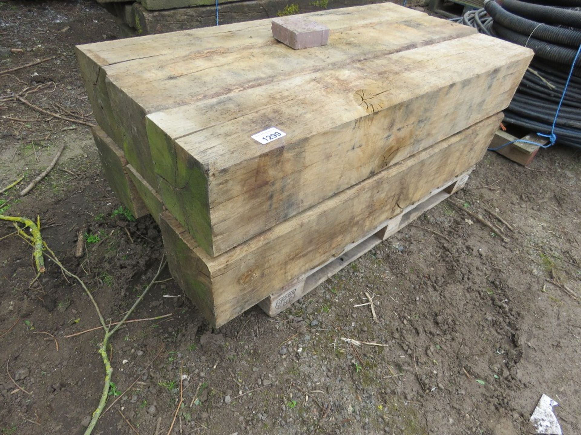 6NO HEAVY DUTY OAK BOLLARD POSTS 1.5M HEIGHT X 24CM X 24CM APPROX.....THIS LOT IS SOLD UNDER THE AUC - Image 2 of 4