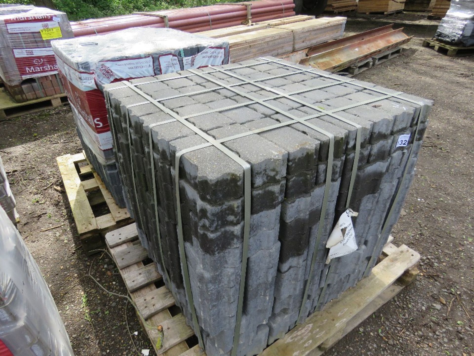 2NO PACKS OF MARSHALL PRIORA CHARCOAL BLOCK PAVERS 200X100X80MM. SOURCED FROM COMPANY LIQUIDATION. - Image 2 of 7