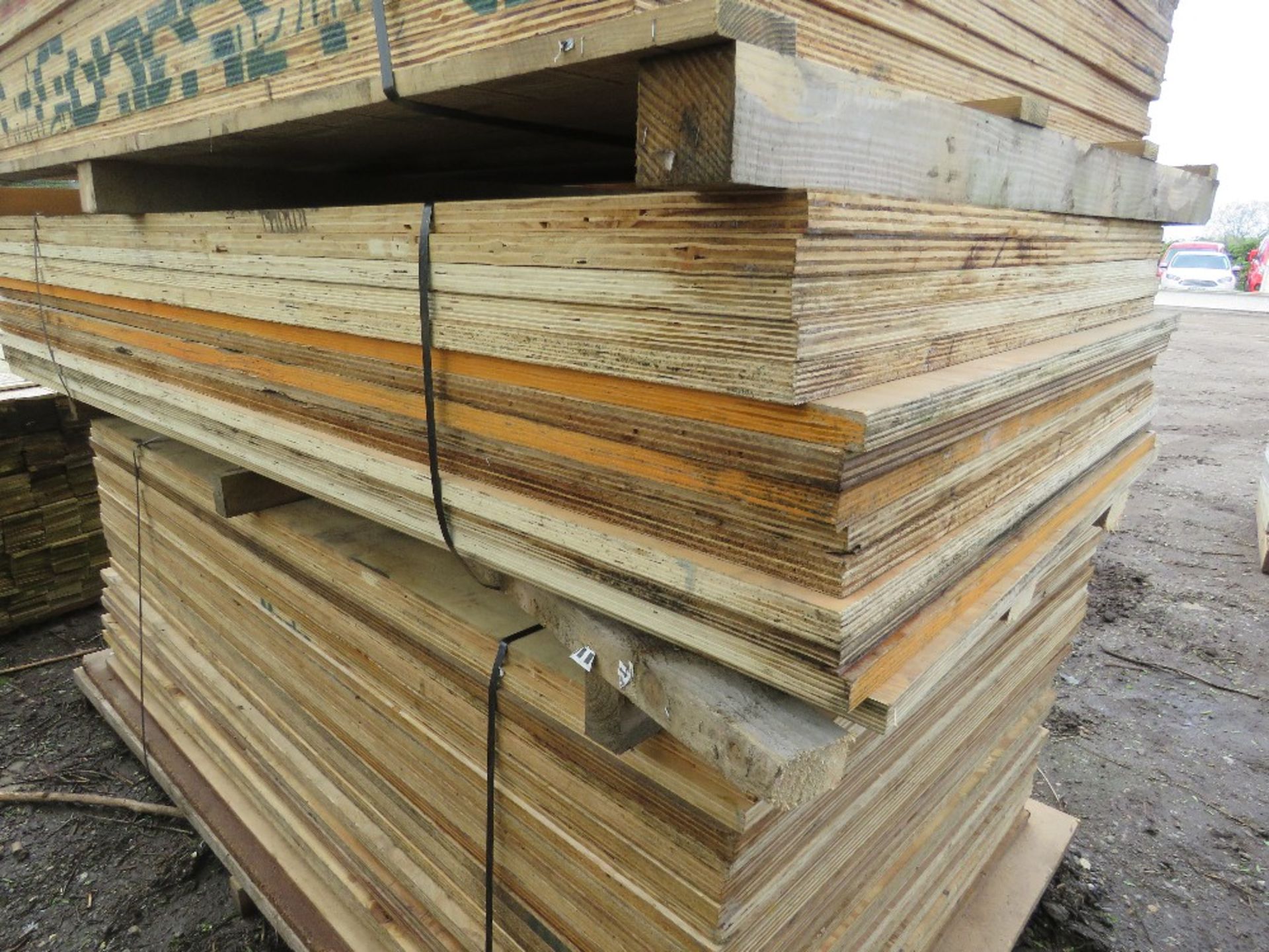 STACK OF APPROXIMATELY 14NO HEAVY DUTY 25-30MM APPROX PLYWOOD SHEETS 1.0M X 2.20M SIZE APPROX. - Image 4 of 4