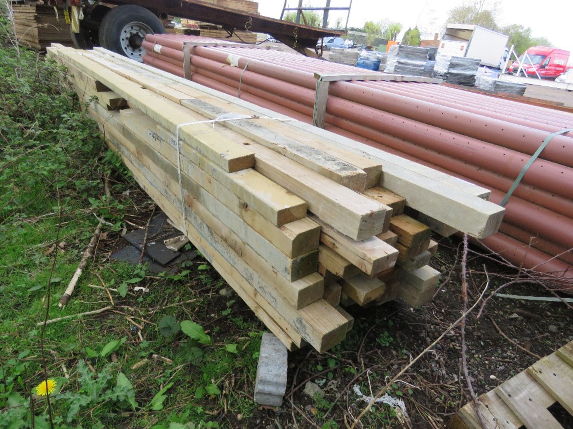 LARGE BUNDLE OF ASSORTED CONSTRUCTION TIMBERS 8FT-16FT LENGTH APPROX.....THIS LOT IS SOLD UNDER THE
