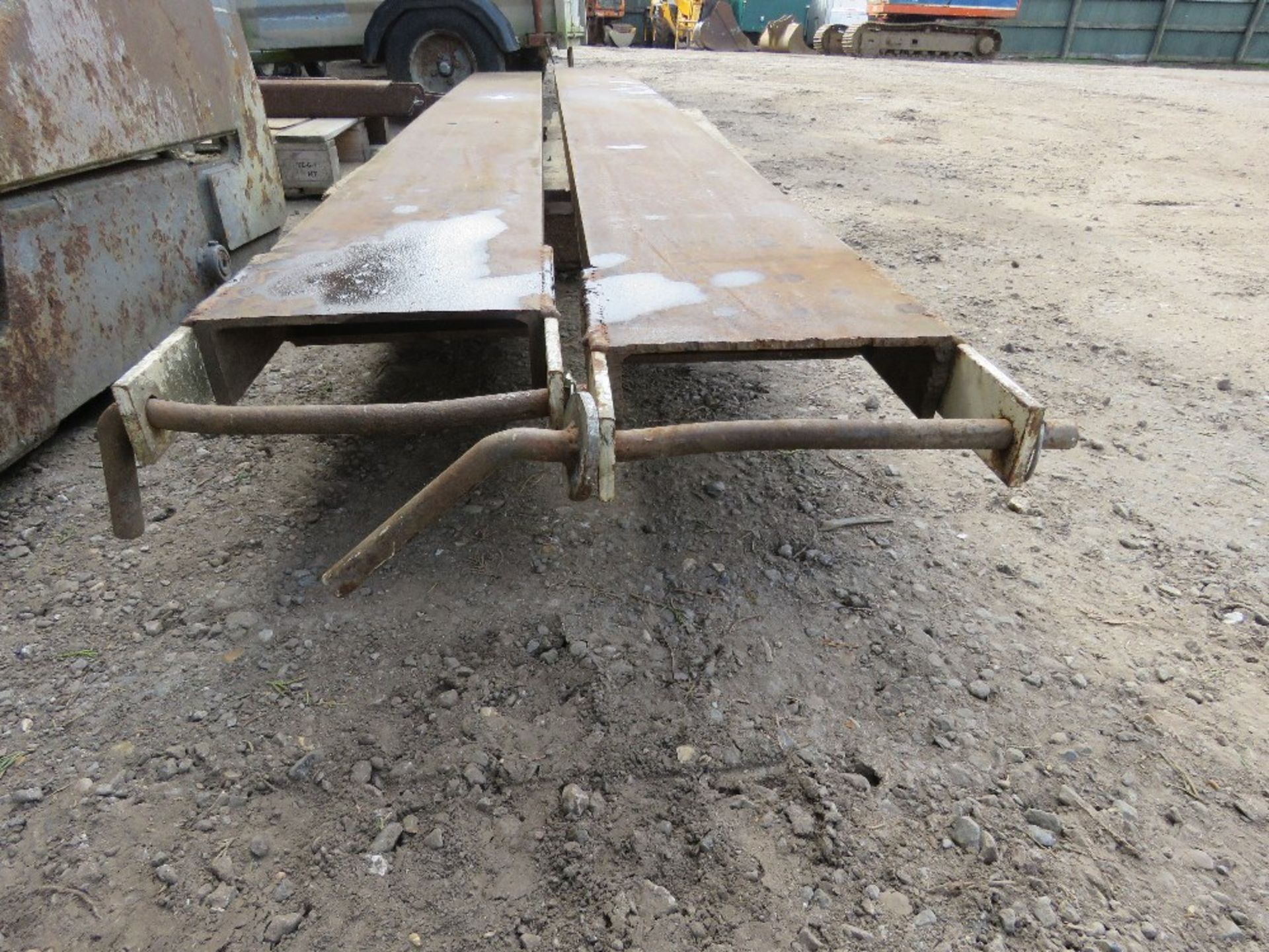 HEAVY DUTY FORKLIFT TINE EXTENSIONS, 10FT LENGTH APPROX, 9" INTERNAL WIDTH. - Image 3 of 4
