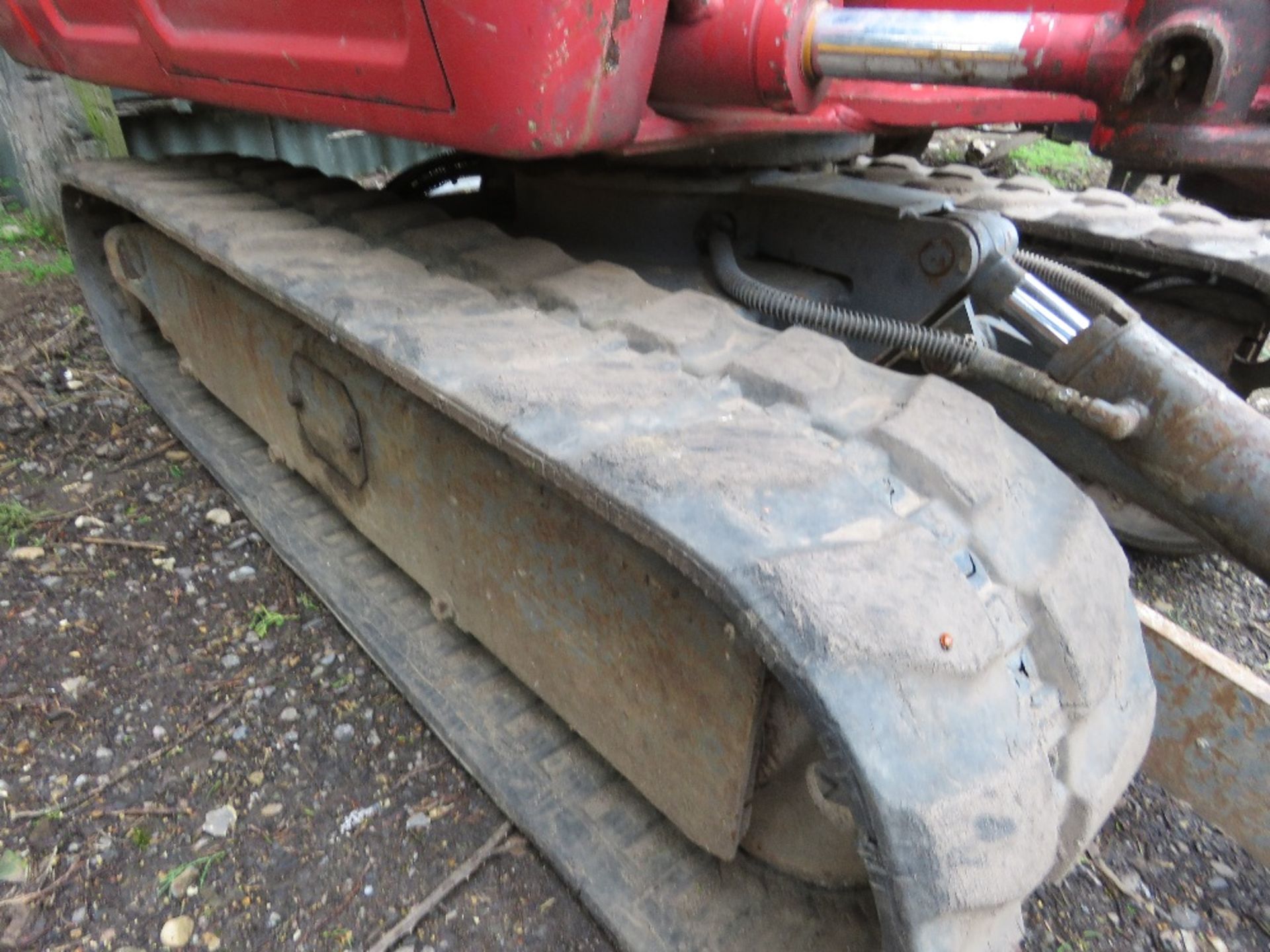 TAKEUCHI TB216 RUBBER TRACKED MINI EXCAVATOR YEAR 2020 BUILD. WITH ONE BUCKET, EXPANDING TRACKS SN - Image 5 of 12