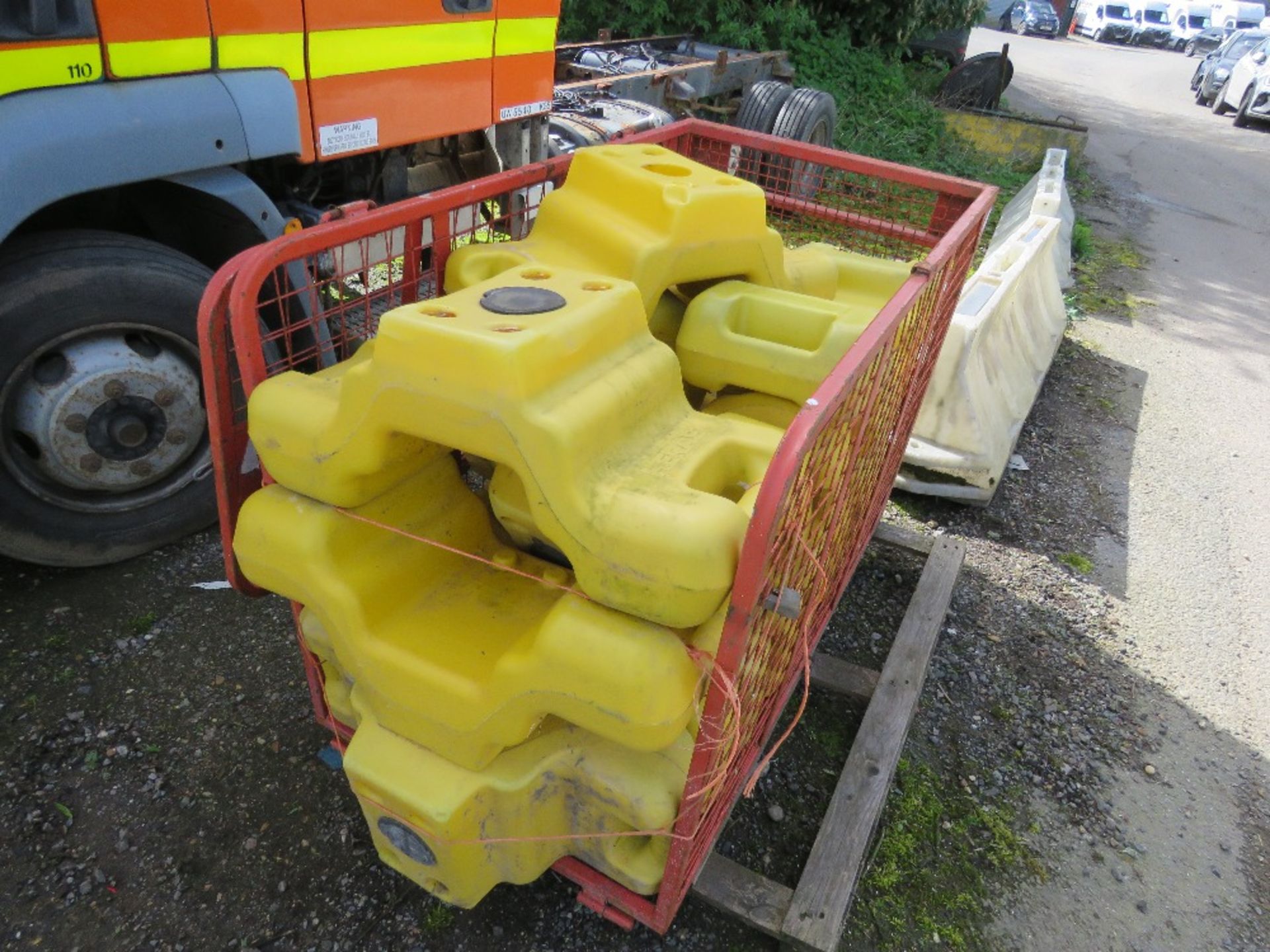 STILLAGE CONTAINING APPROXIMATELY 16NO EXTRA HEAVY HERAS FENCE BASE BLOCKS. SOURCED FROM COMPANY LIQ - Image 2 of 3